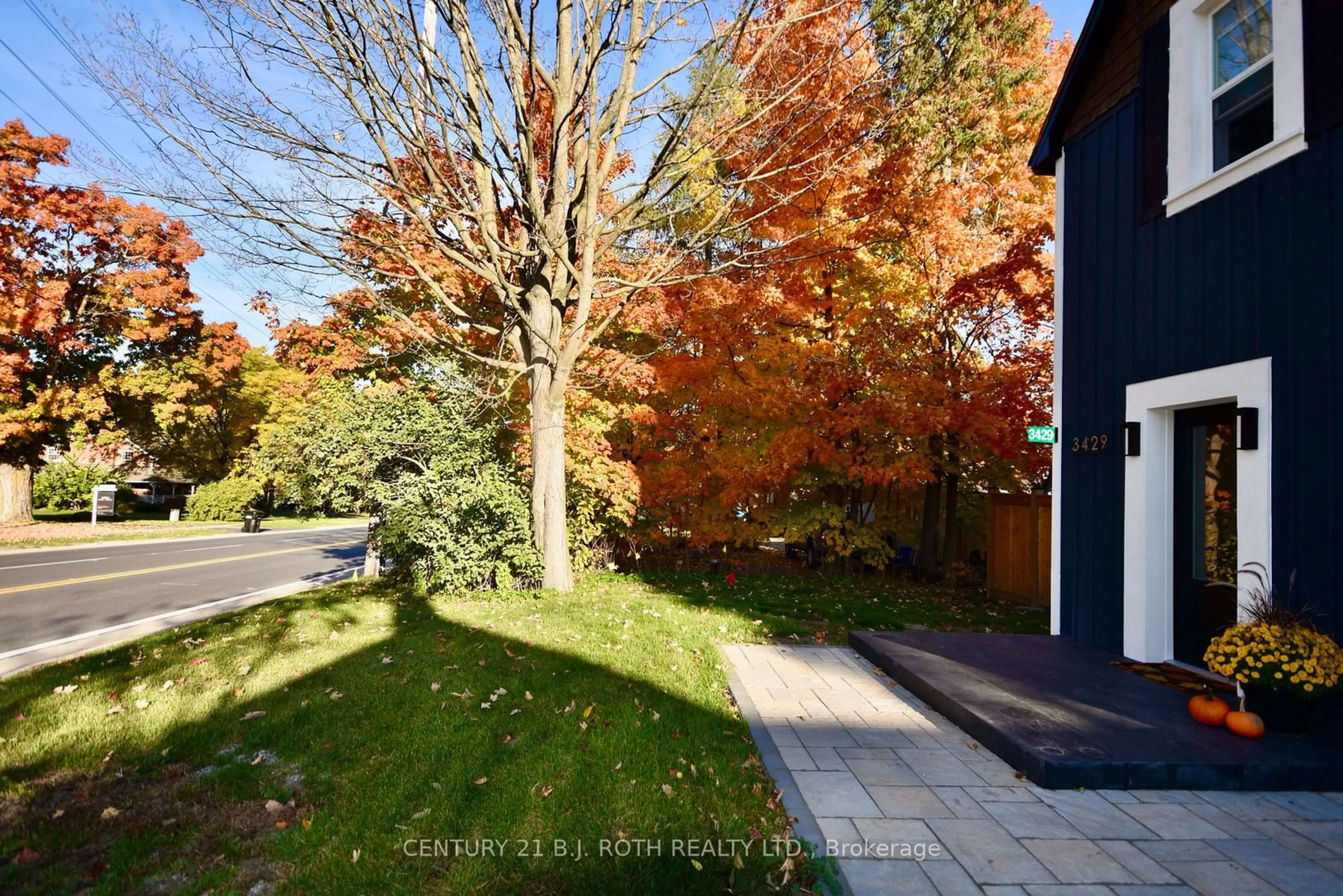 Patio, the fenced backyard for 3429 Penetanguishene Rd, Oro-Medonte Ontario L4M 4Y8