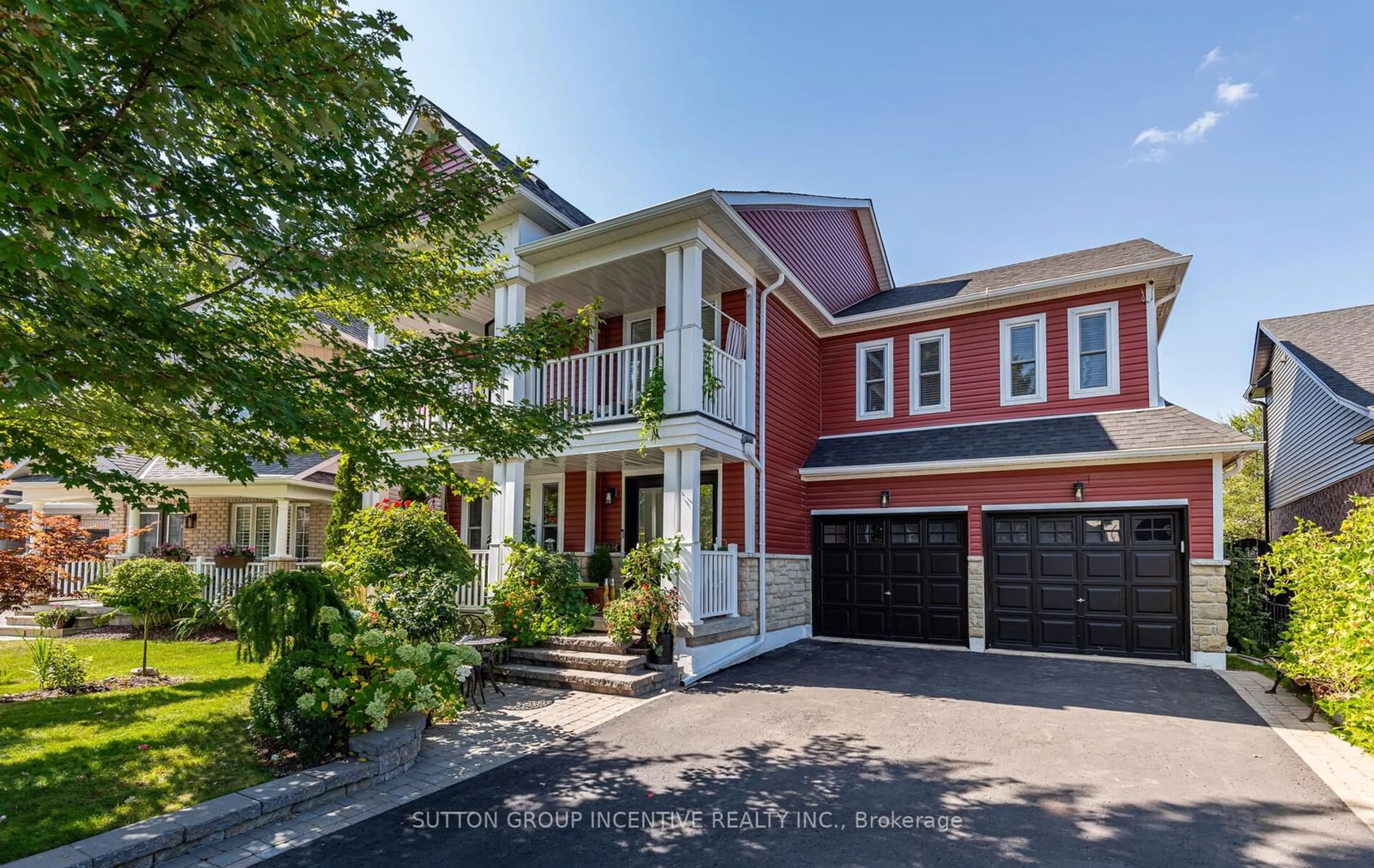 A pic from exterior of the house or condo, the street view for 10 Saxon Rd, Barrie Ontario L4M 7G6