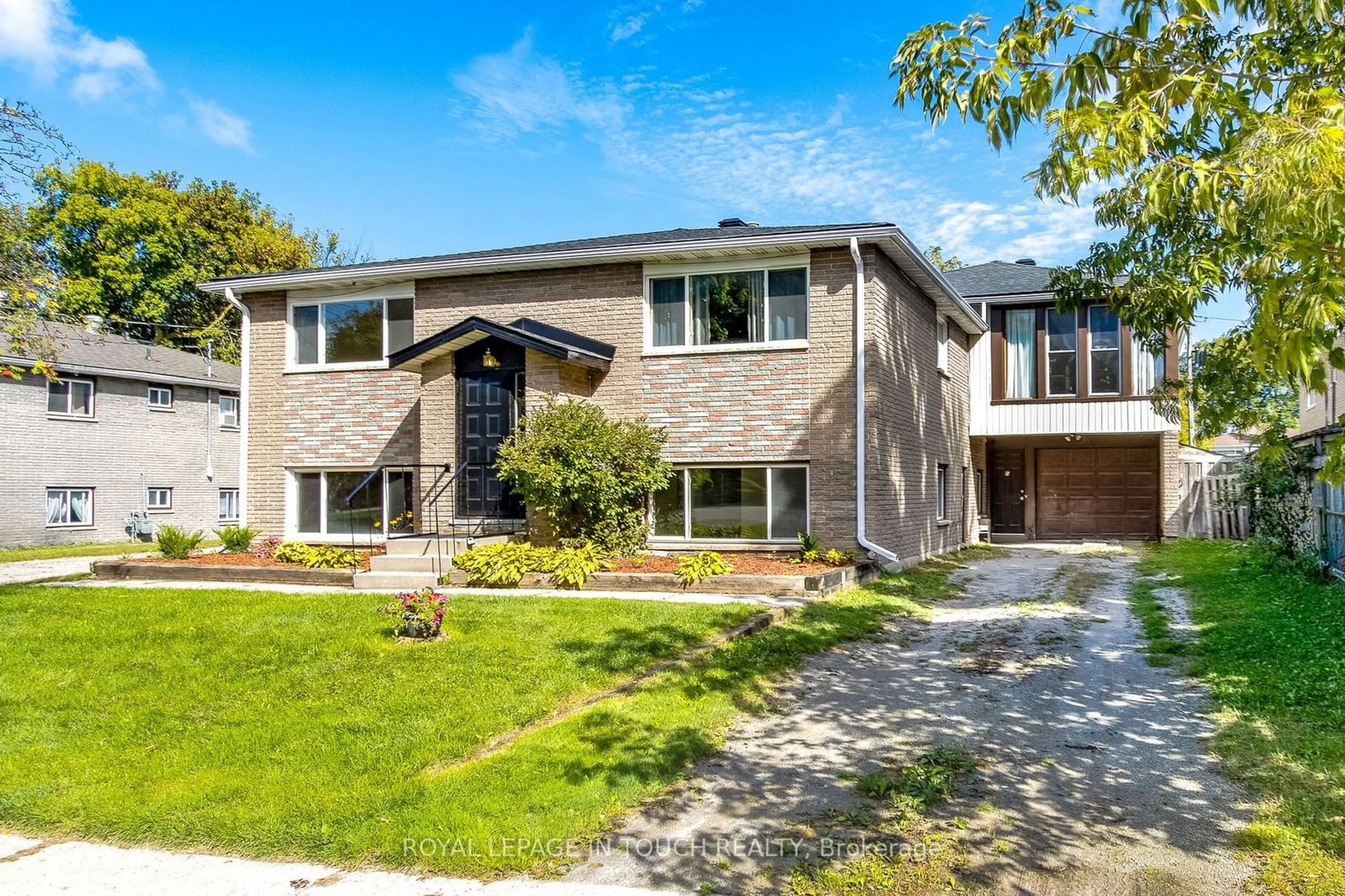 Frontside or backside of a home, the street view for 351 Borden St, Midland Ontario L4R 4N7