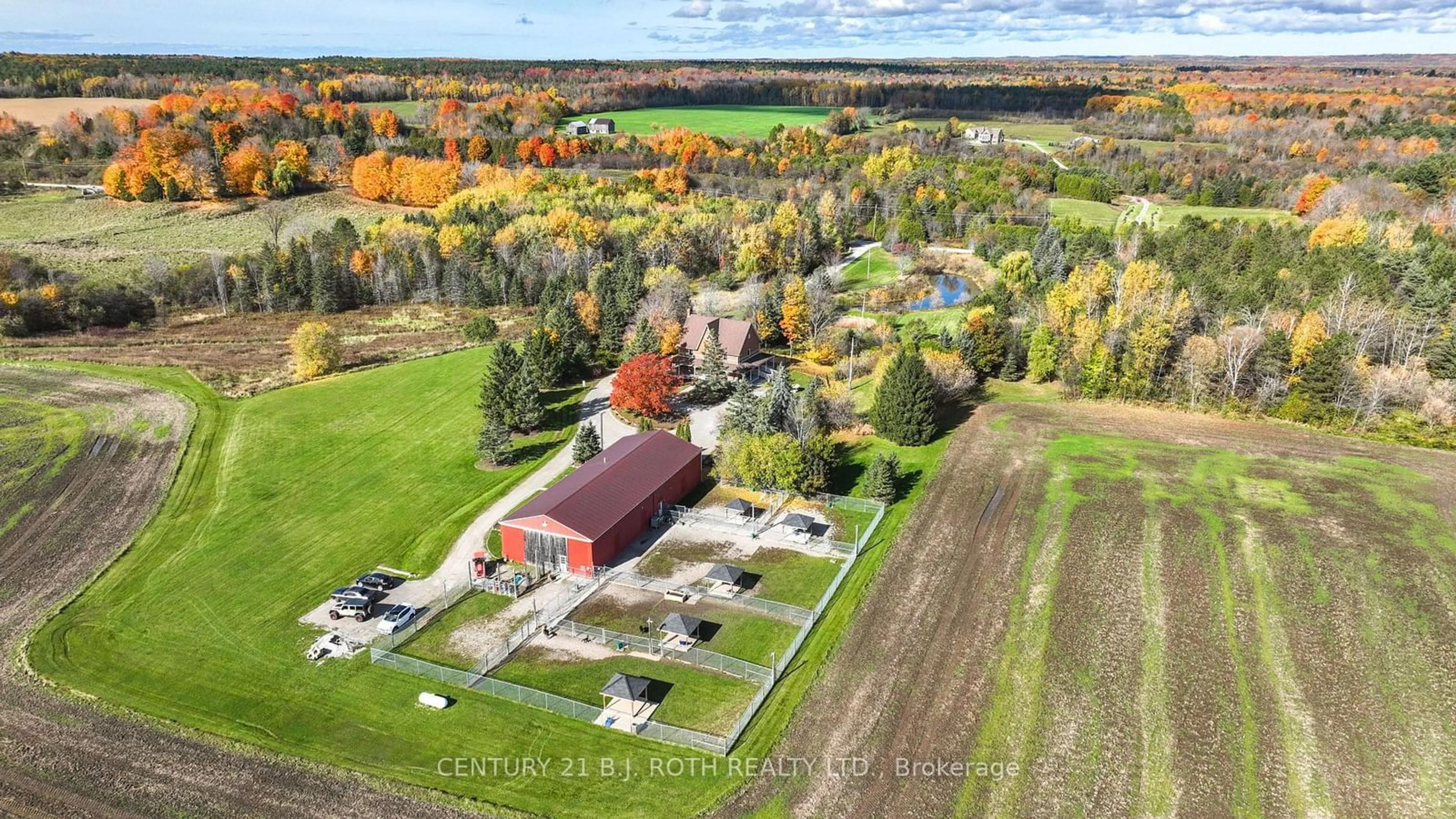 A pic from exterior of the house or condo, cottage for 301 4 Concession Rd, Tiny Ontario L0L 2T0