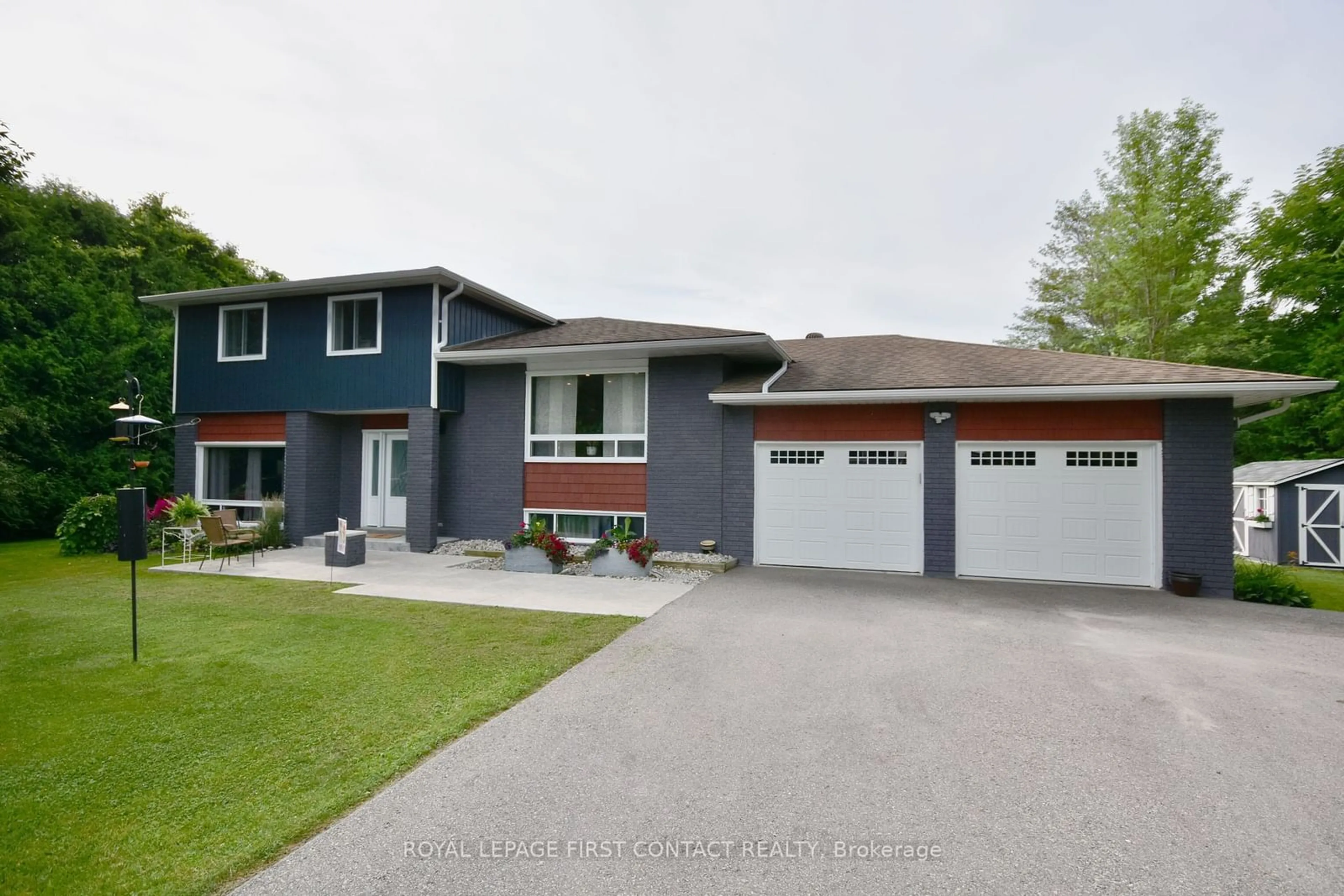 Frontside or backside of a home, the street view for 4653 Daniel St, Ramara Ontario L3V 0M9