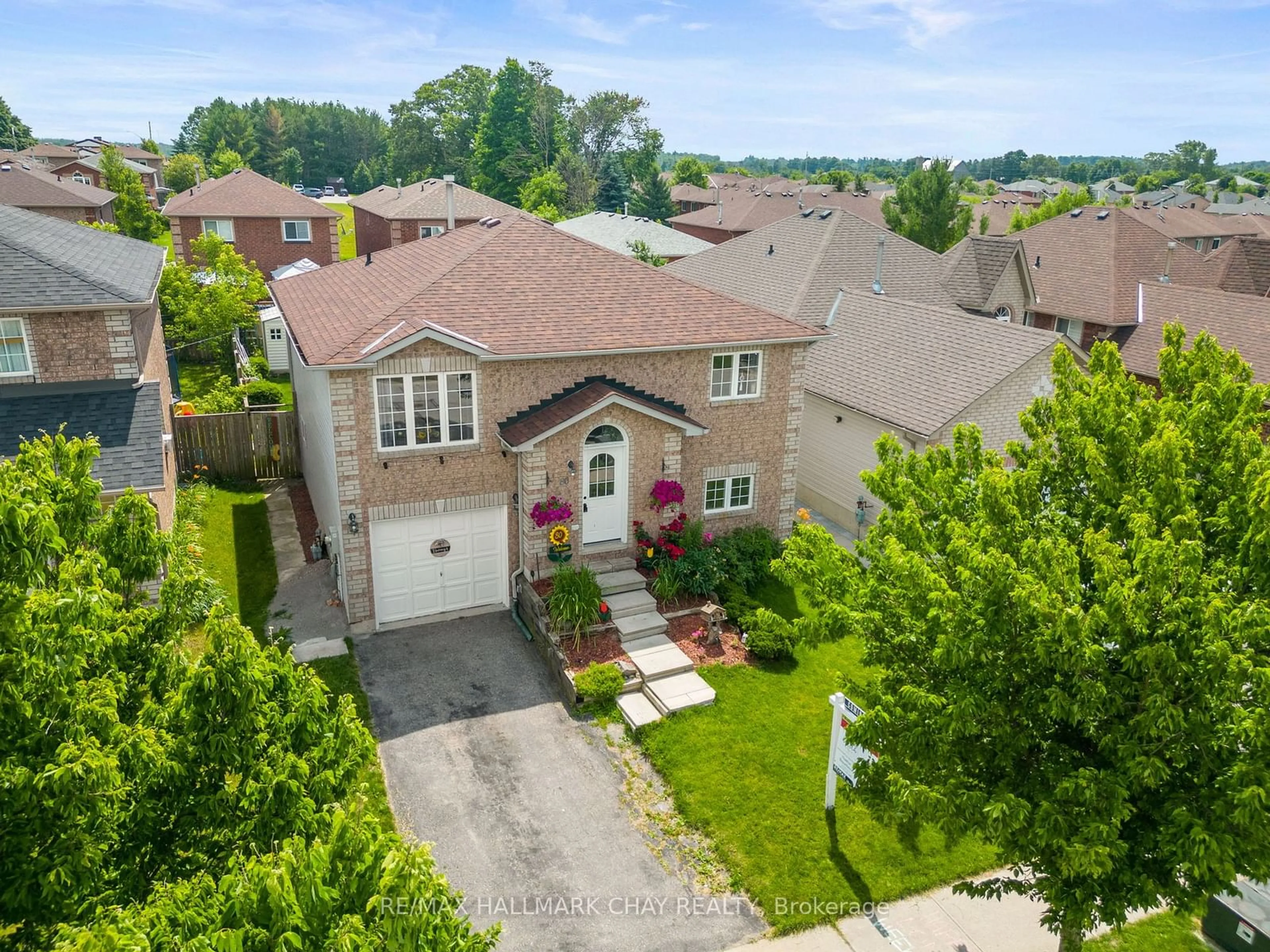 Frontside or backside of a home, the street view for 80 Ambler Bay, Barrie Ontario L4M 7A6