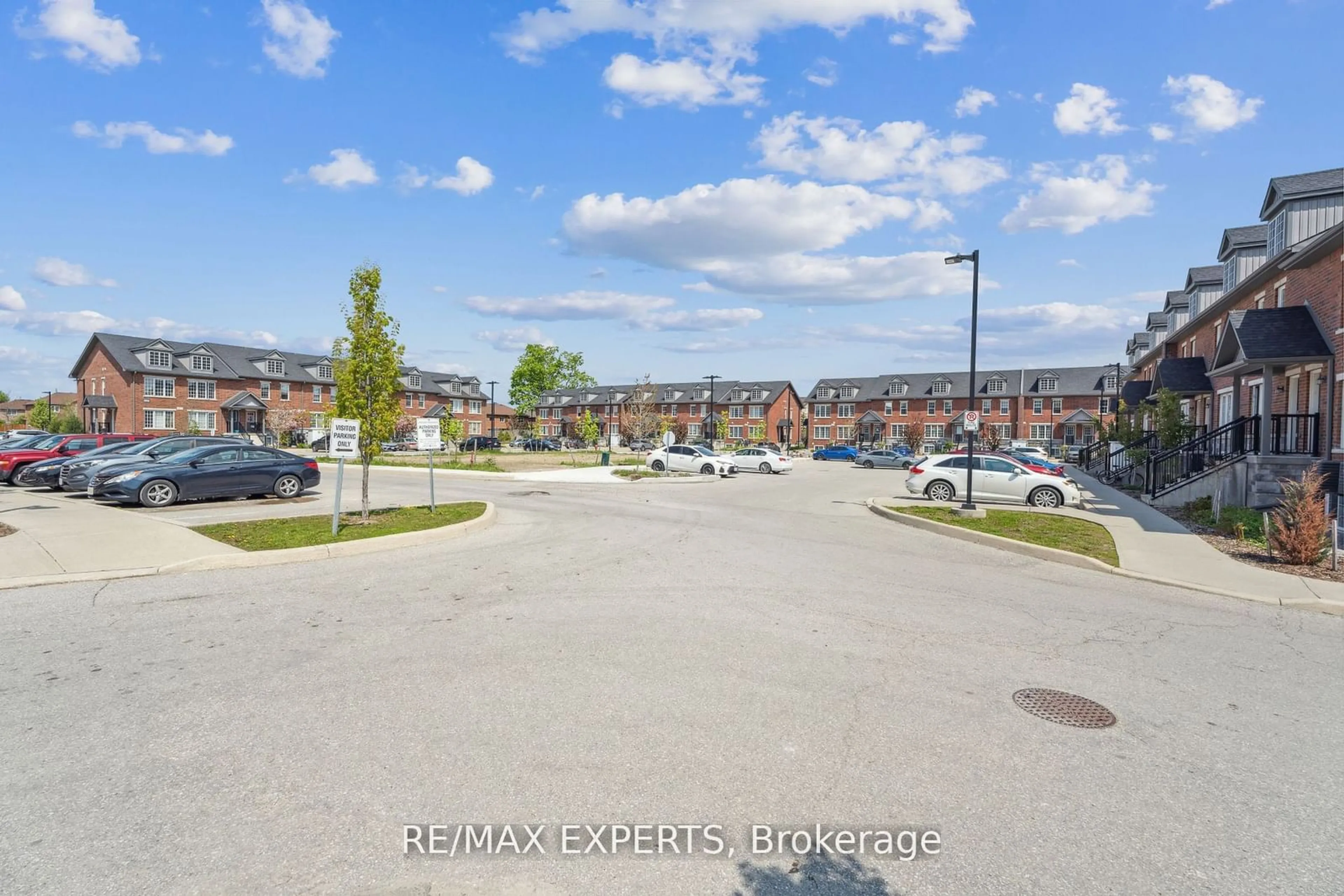 A pic from exterior of the house or condo, the street view for 246 Penetanguishene Rd #13, Barrie Ontario L4M 7C2