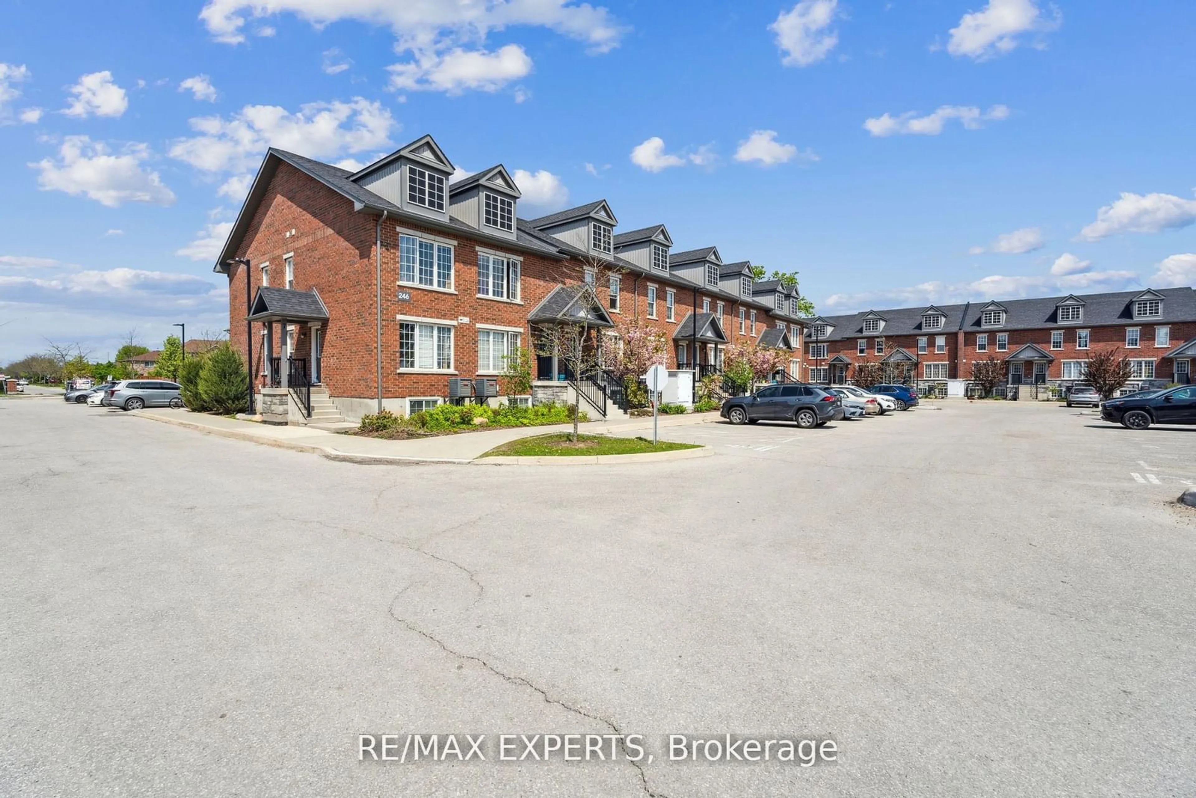 A pic from exterior of the house or condo, the street view for 246 Penetanguishene Rd #13, Barrie Ontario L4M 7C2