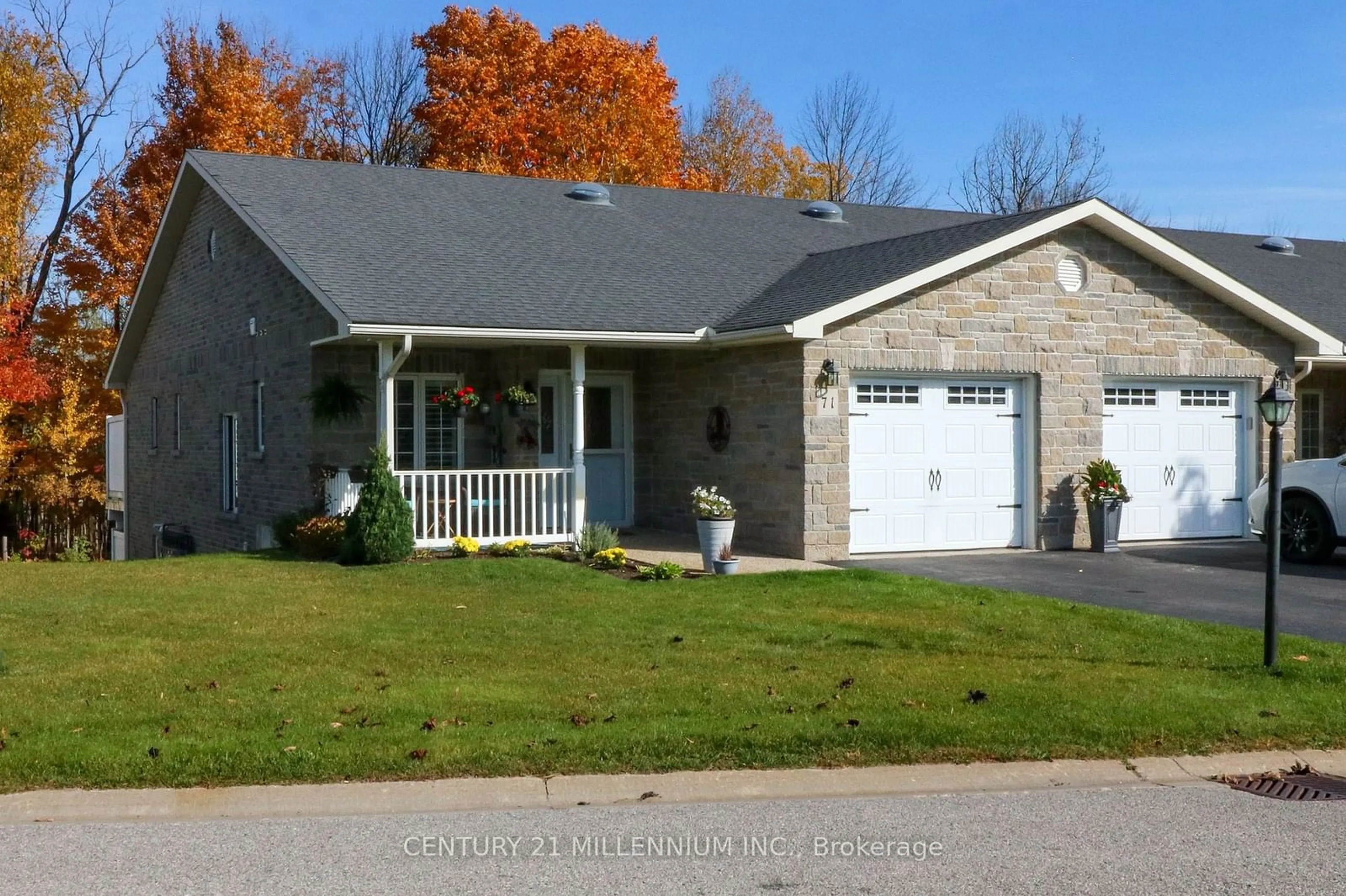 Frontside or backside of a home, cottage for 71 Greenway Dr, Wasaga Beach Ontario L9Z 0E6