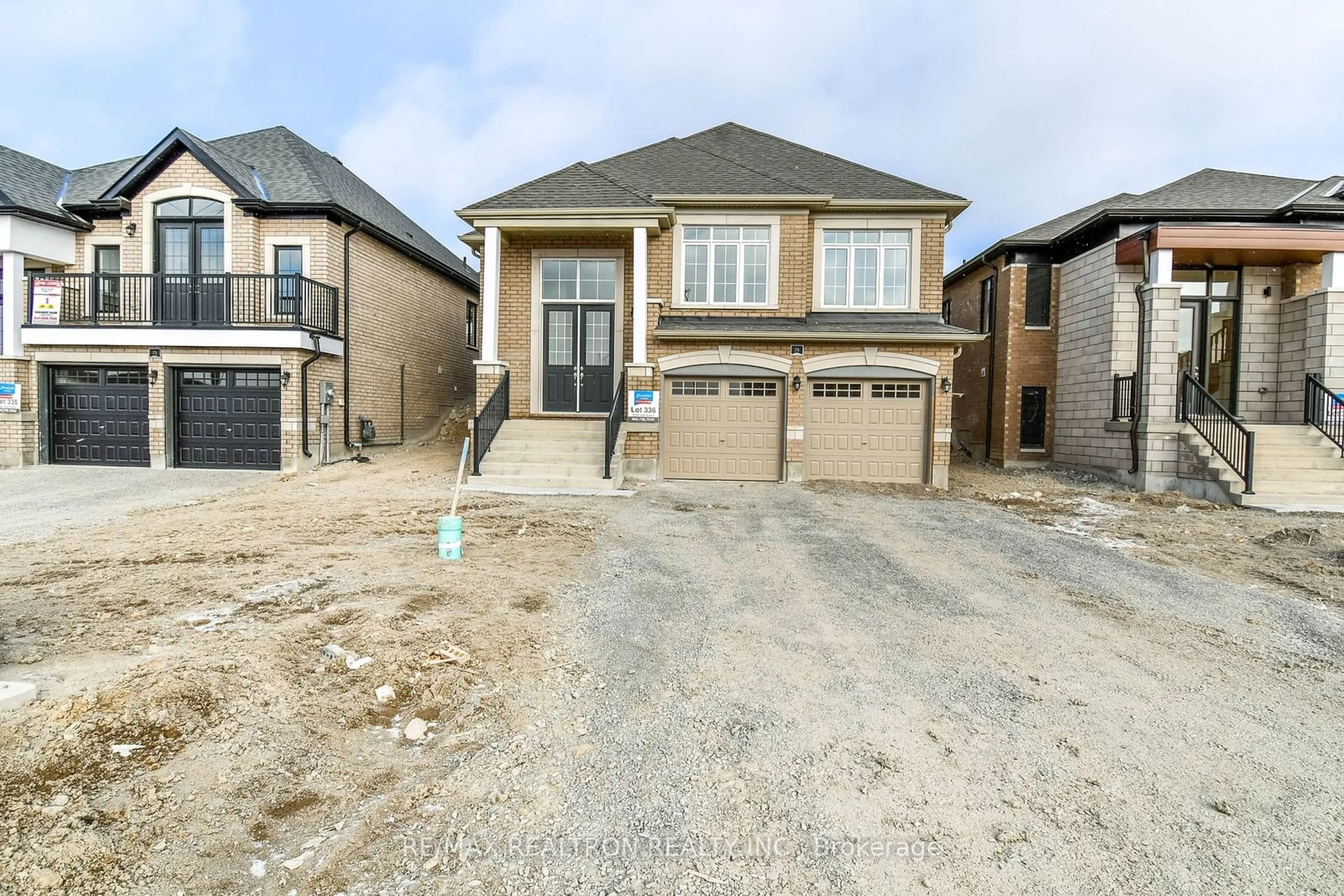 Frontside or backside of a home, the street view for 75 Sun Valley Ave, Wasaga Beach Ontario L9Z 0N7