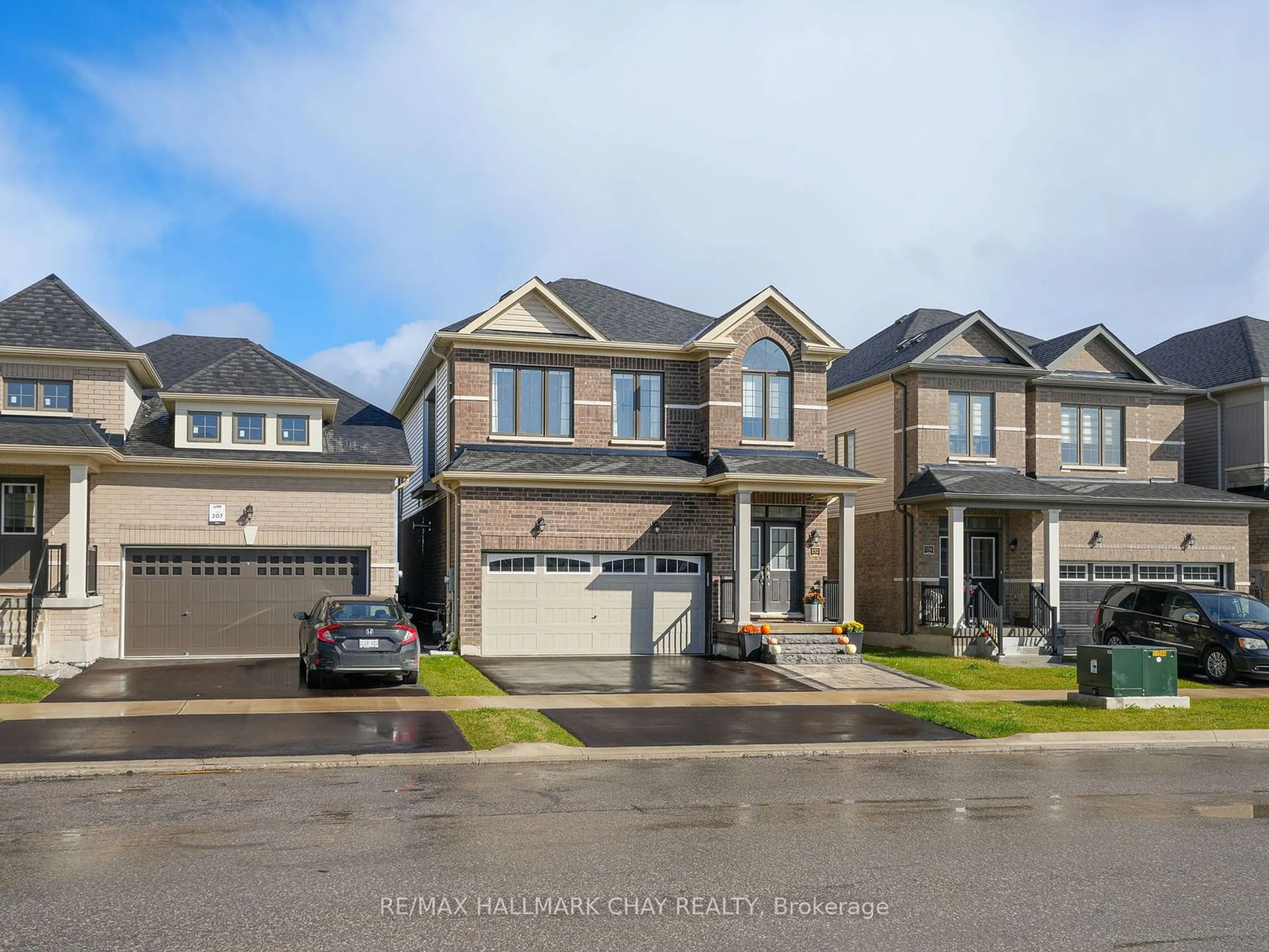 A pic from exterior of the house or condo, the street view for 152 Terry Fox Dr, Barrie Ontario L9J 0L7