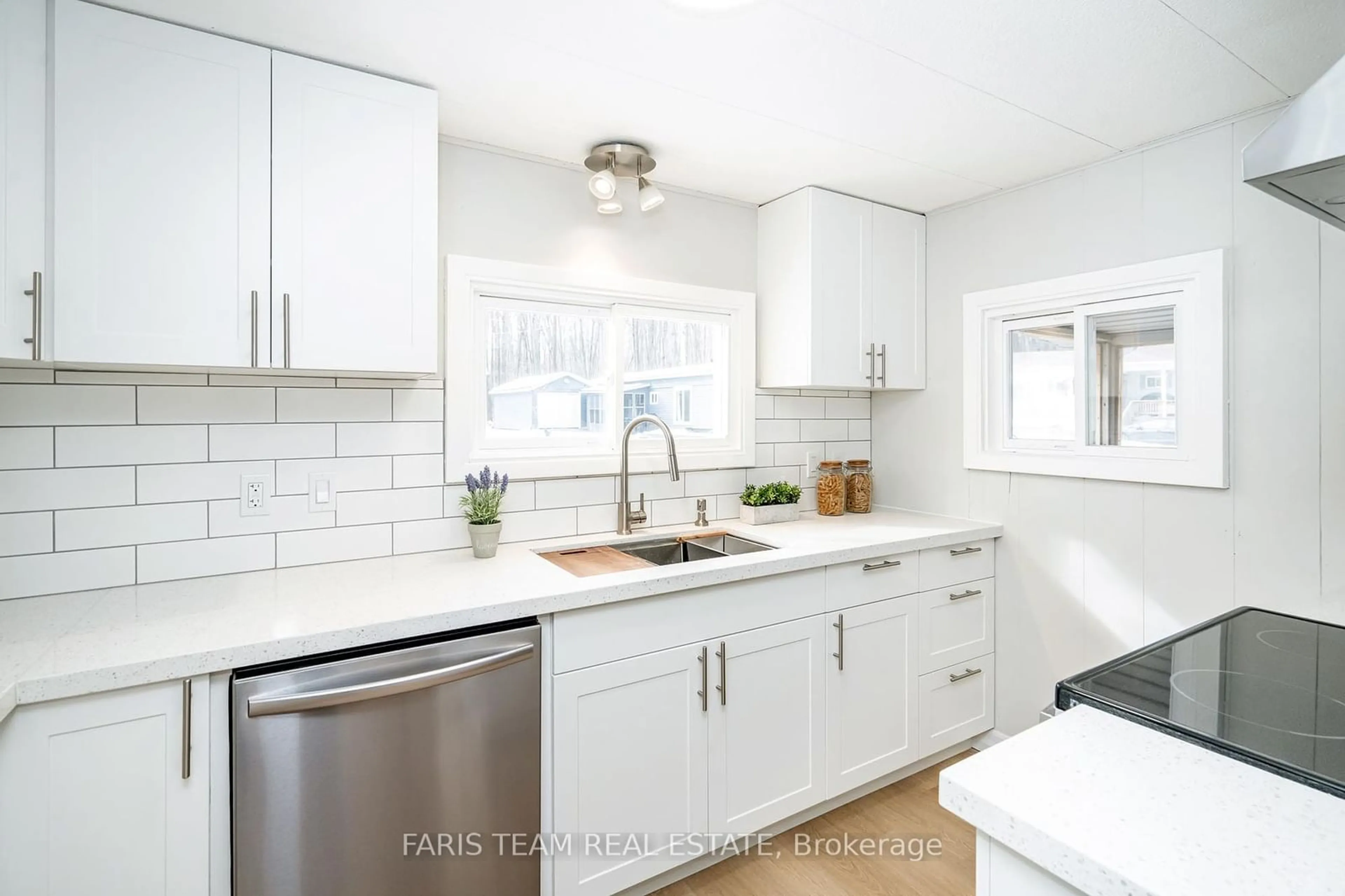 Contemporary kitchen, ceramic floors for 525 Midland Point Rd ##41, Midland Ontario L4R 5H1