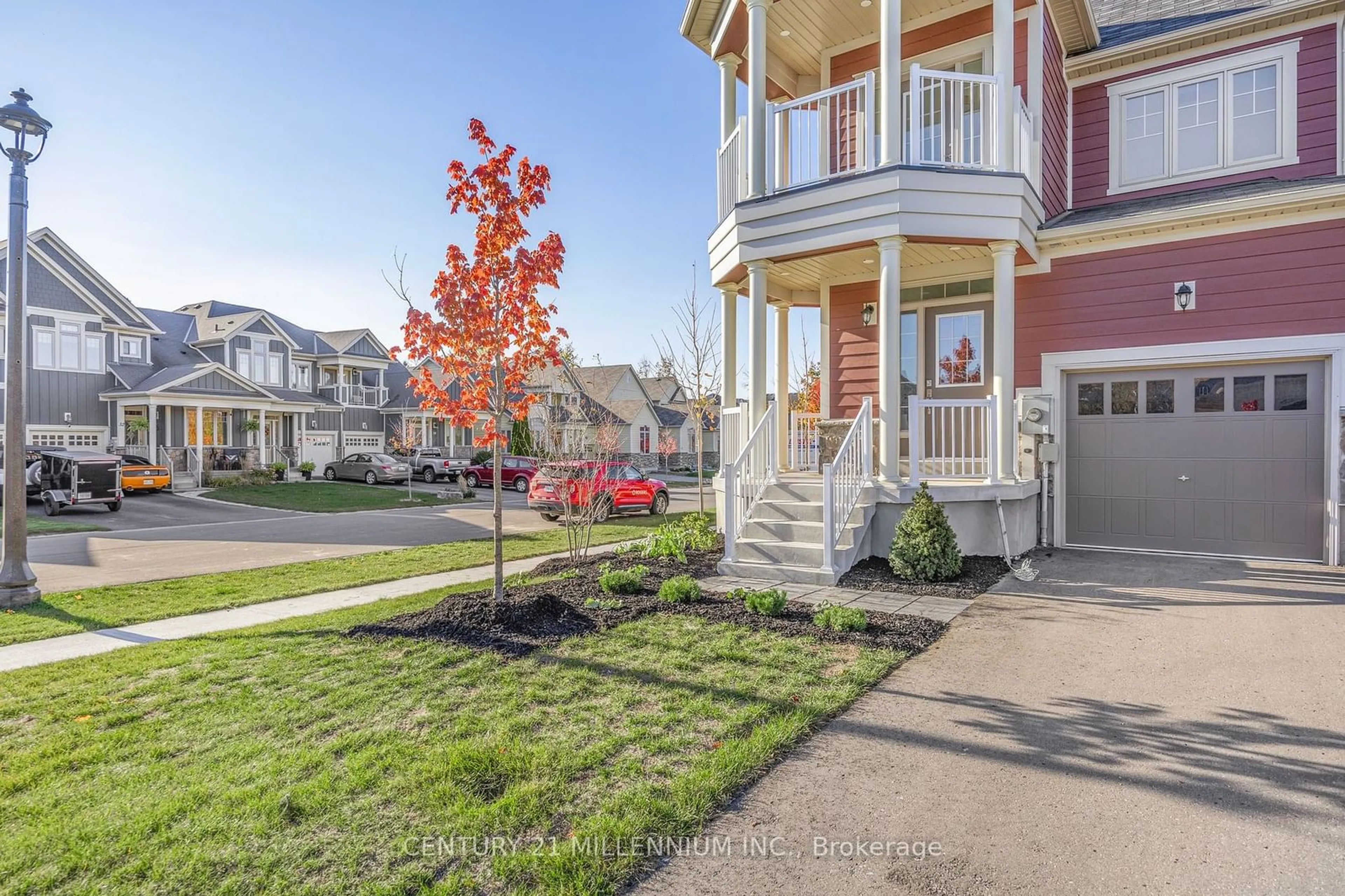 Frontside or backside of a home, the street view for 42 Little River Crossing, Wasaga Beach Ontario L9Z 0J9