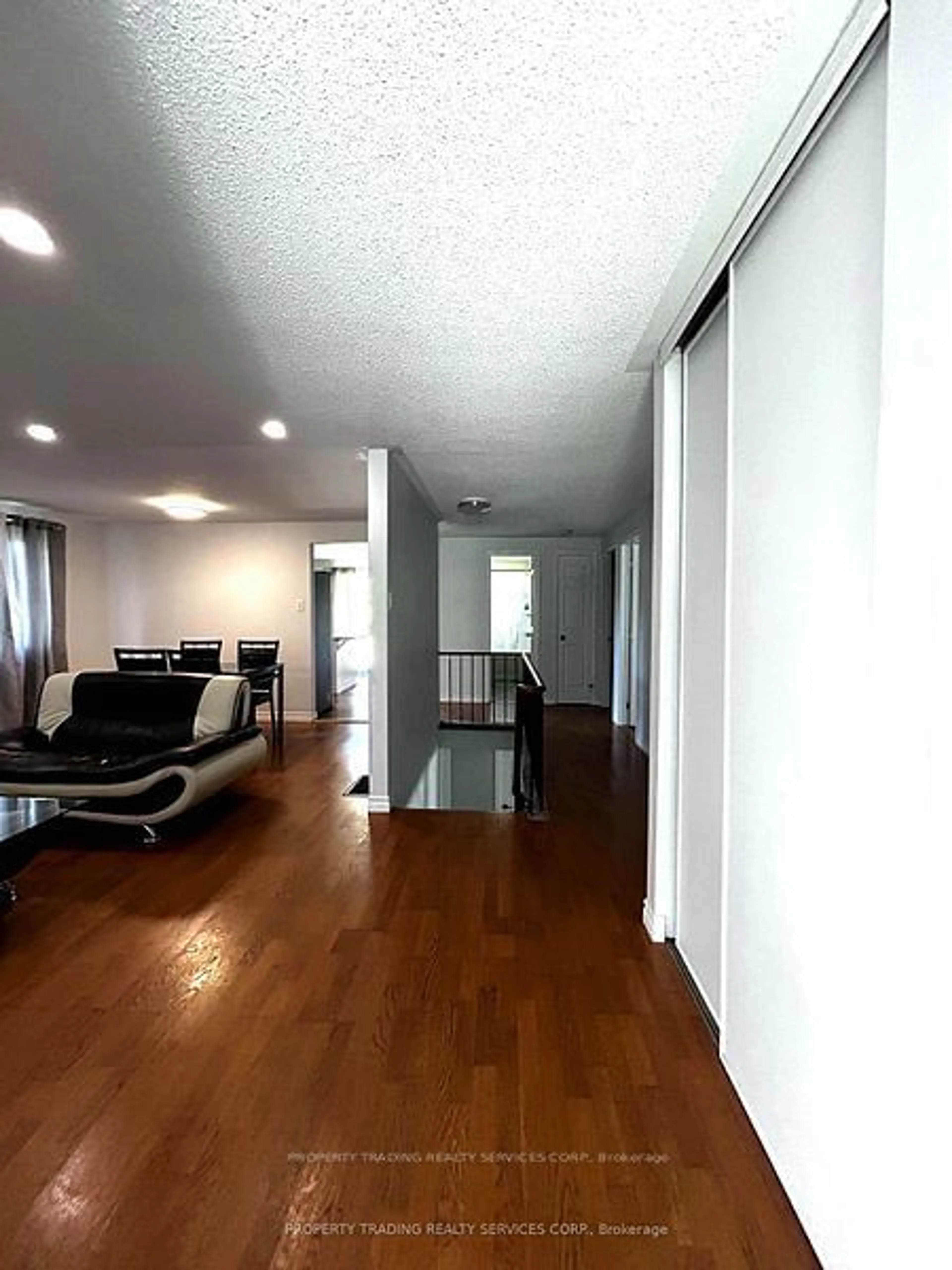 A pic of a room, wood floors for 182 Lillian Cres, Barrie Ontario L4N 5Y2