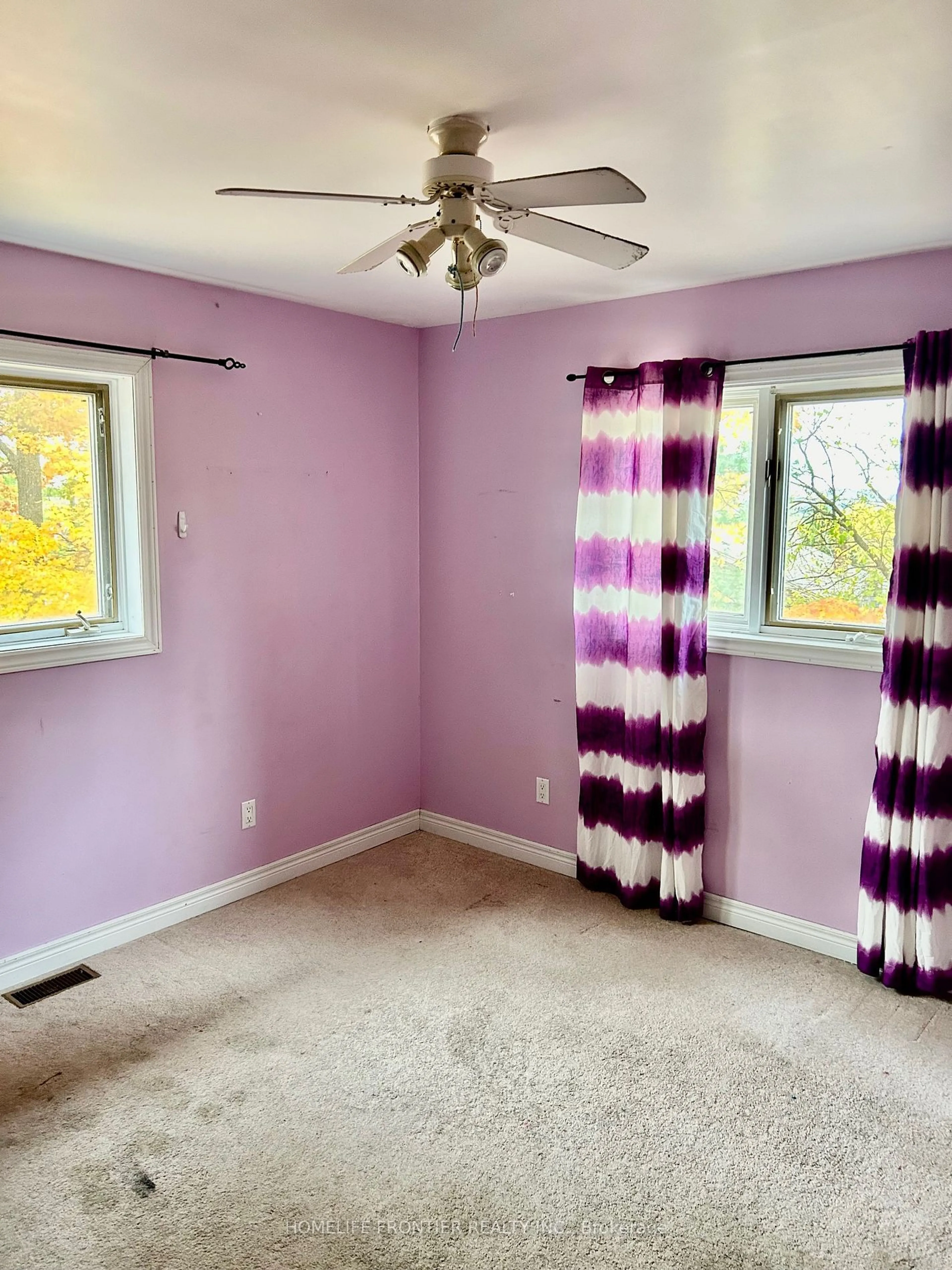 A pic of a room, not visible floor for 108 Ardagh Rd, Barrie Ontario L4N 9B7