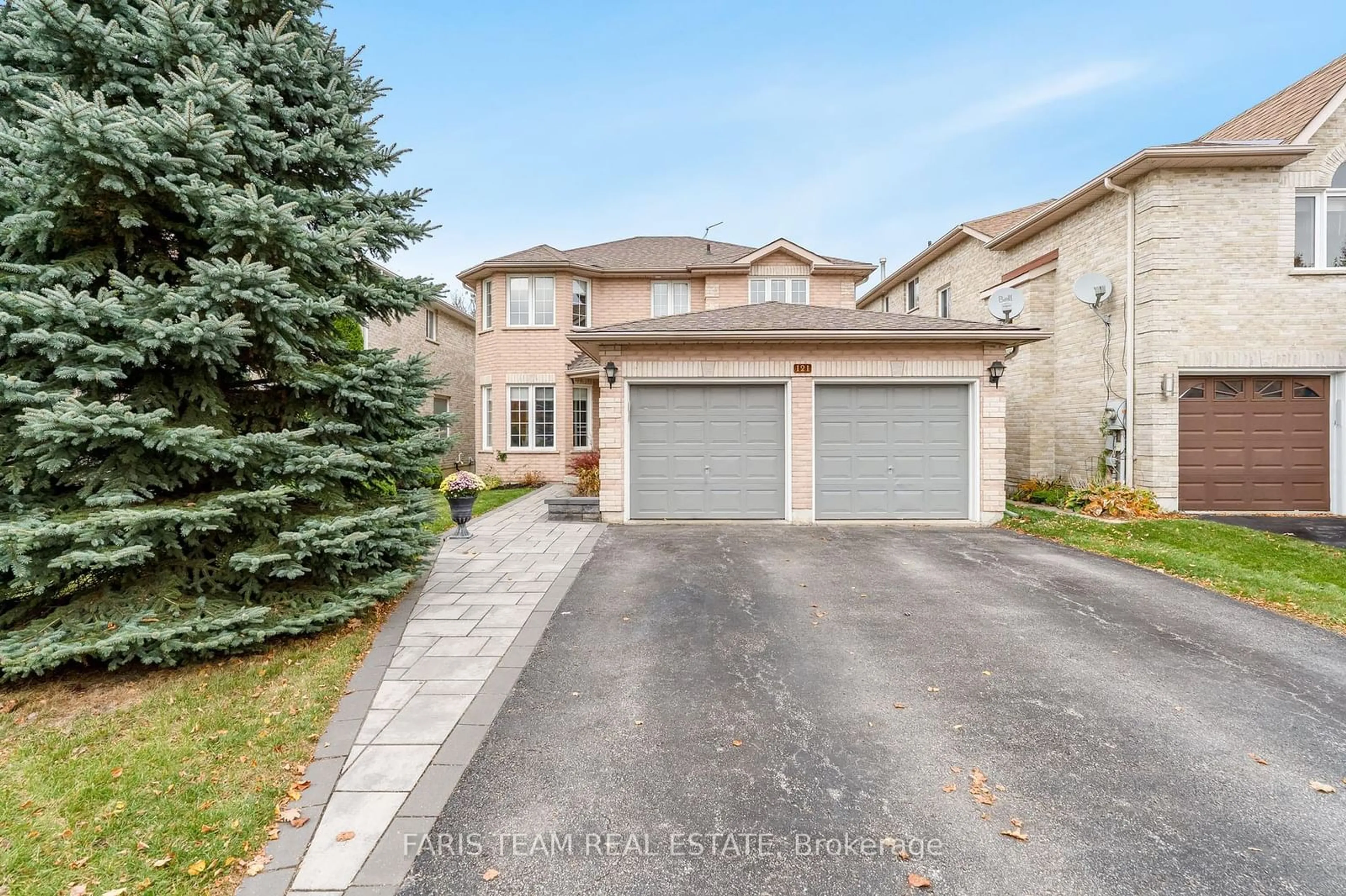 Frontside or backside of a home, the street view for 121 Nicholson Dr, Barrie Ontario L4N 0B2