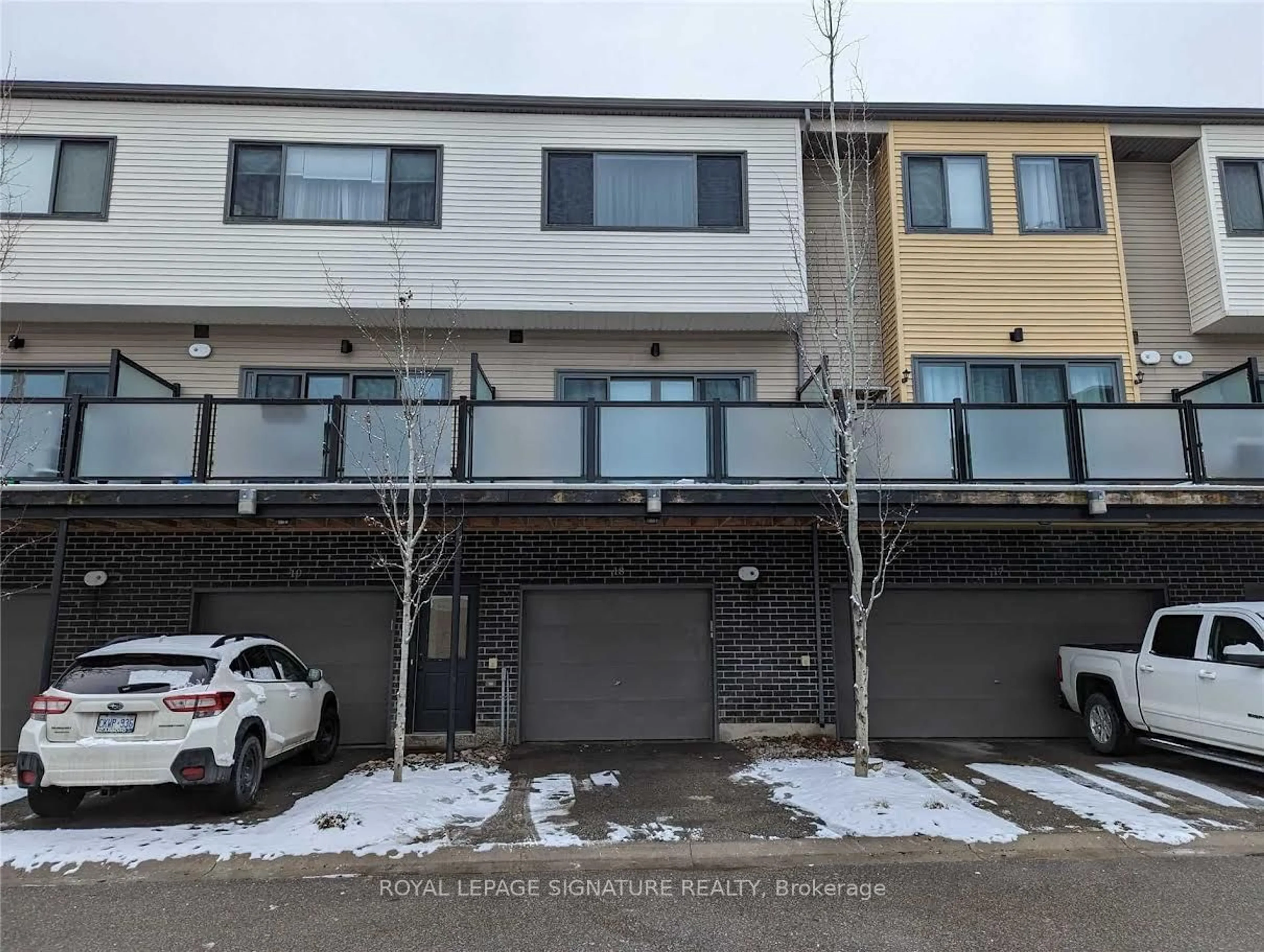 A pic from exterior of the house or condo, the front or back of building for 369 Essa Rd #18, Barrie Ontario L4N 9C8