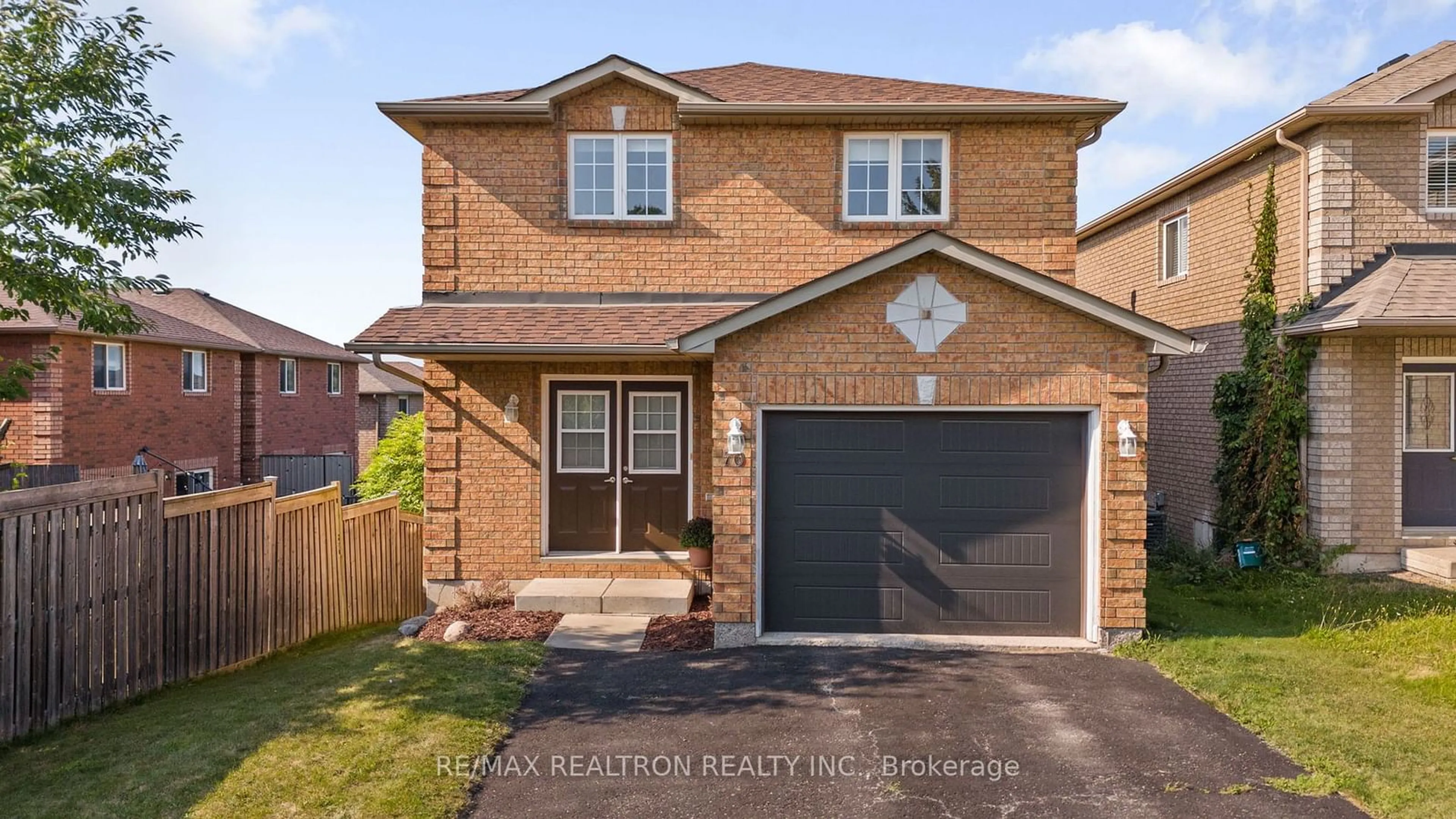 Home with brick exterior material for 70 Courtney Cres, Barrie Ontario L4N 5S8