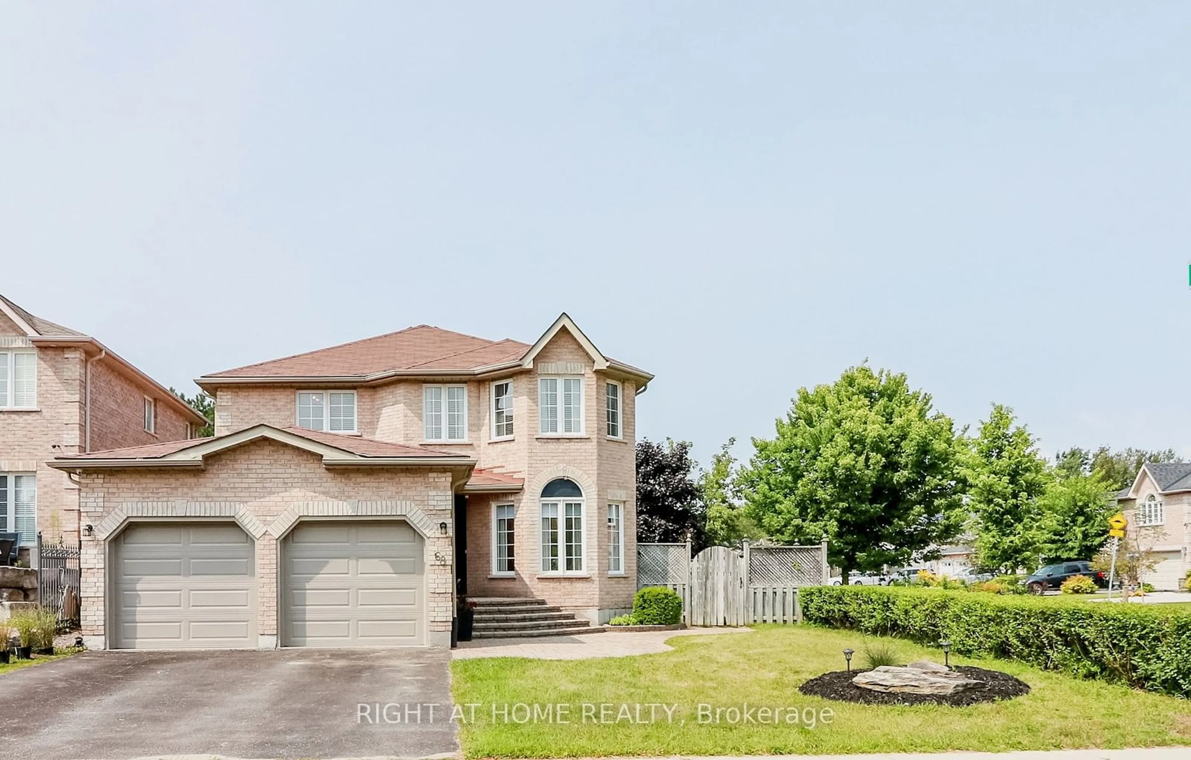 Frontside or backside of a home, the street view for 68 Stoneybrook Cres, Barrie Ontario L4N 0A6