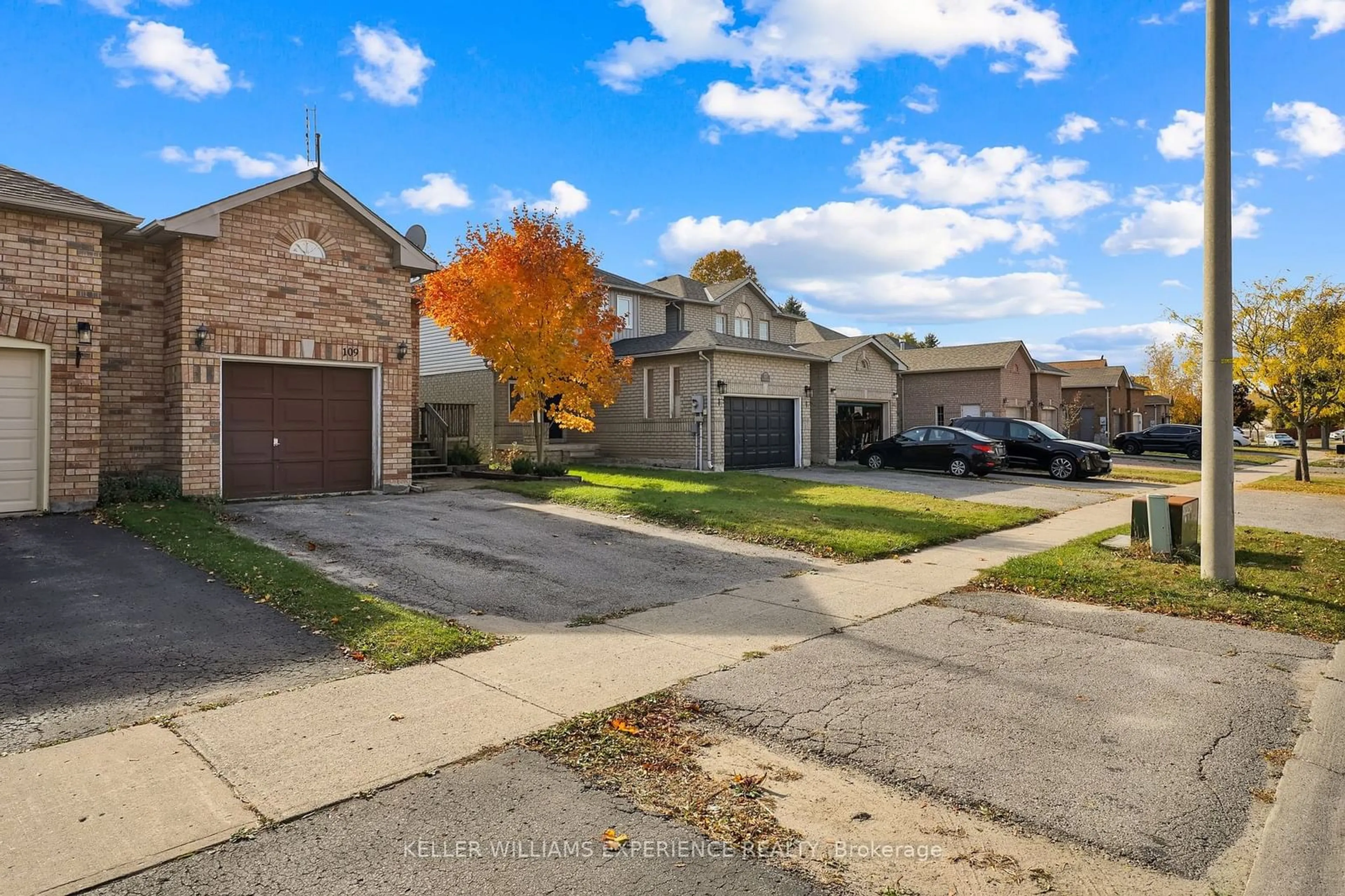 A pic from exterior of the house or condo, the street view for 109 Athabaska Rd, Barrie Ontario L4N 8E6