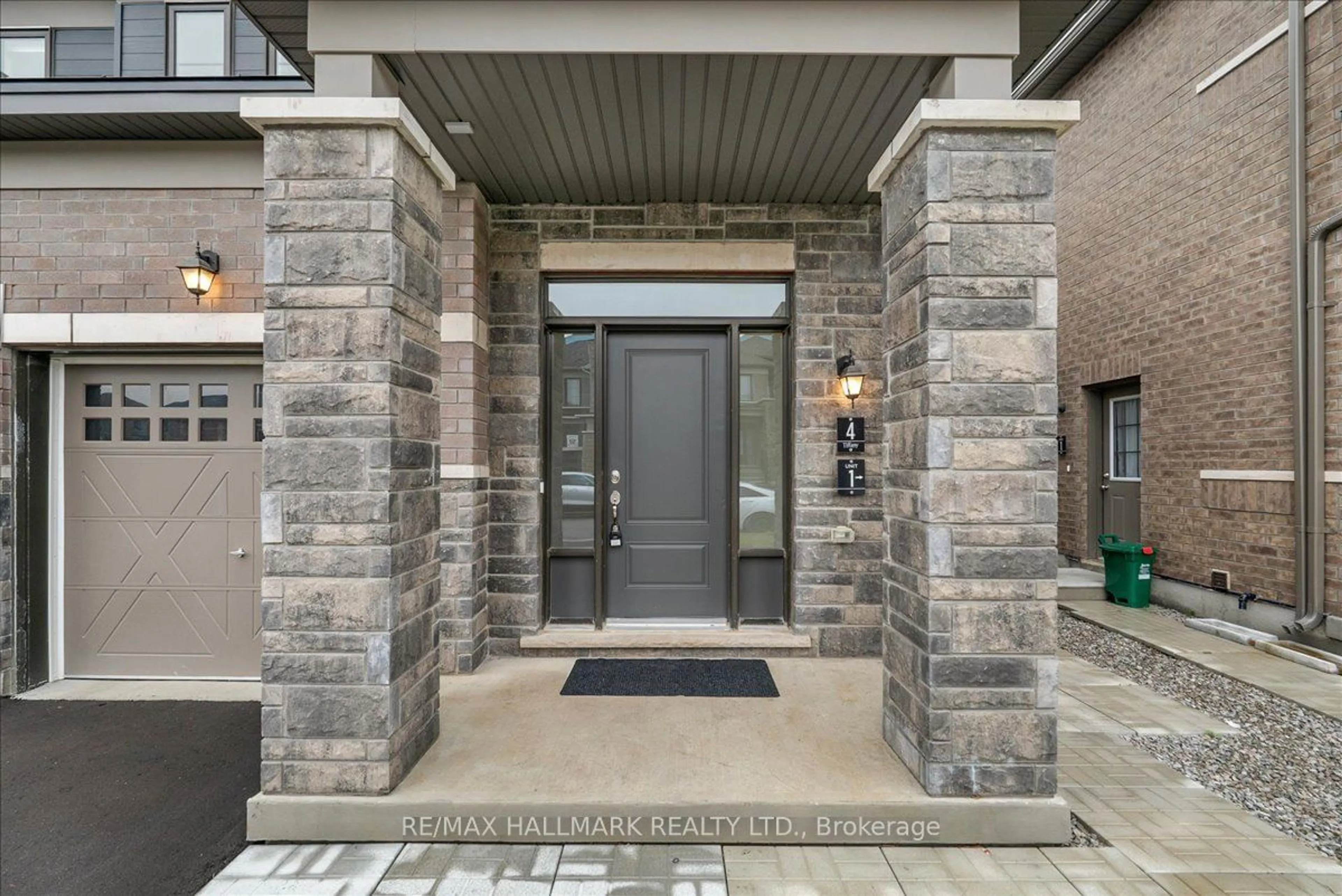 Indoor entryway, cement floor for 4 Bannister Rd, Barrie Ontario L9J 0L4