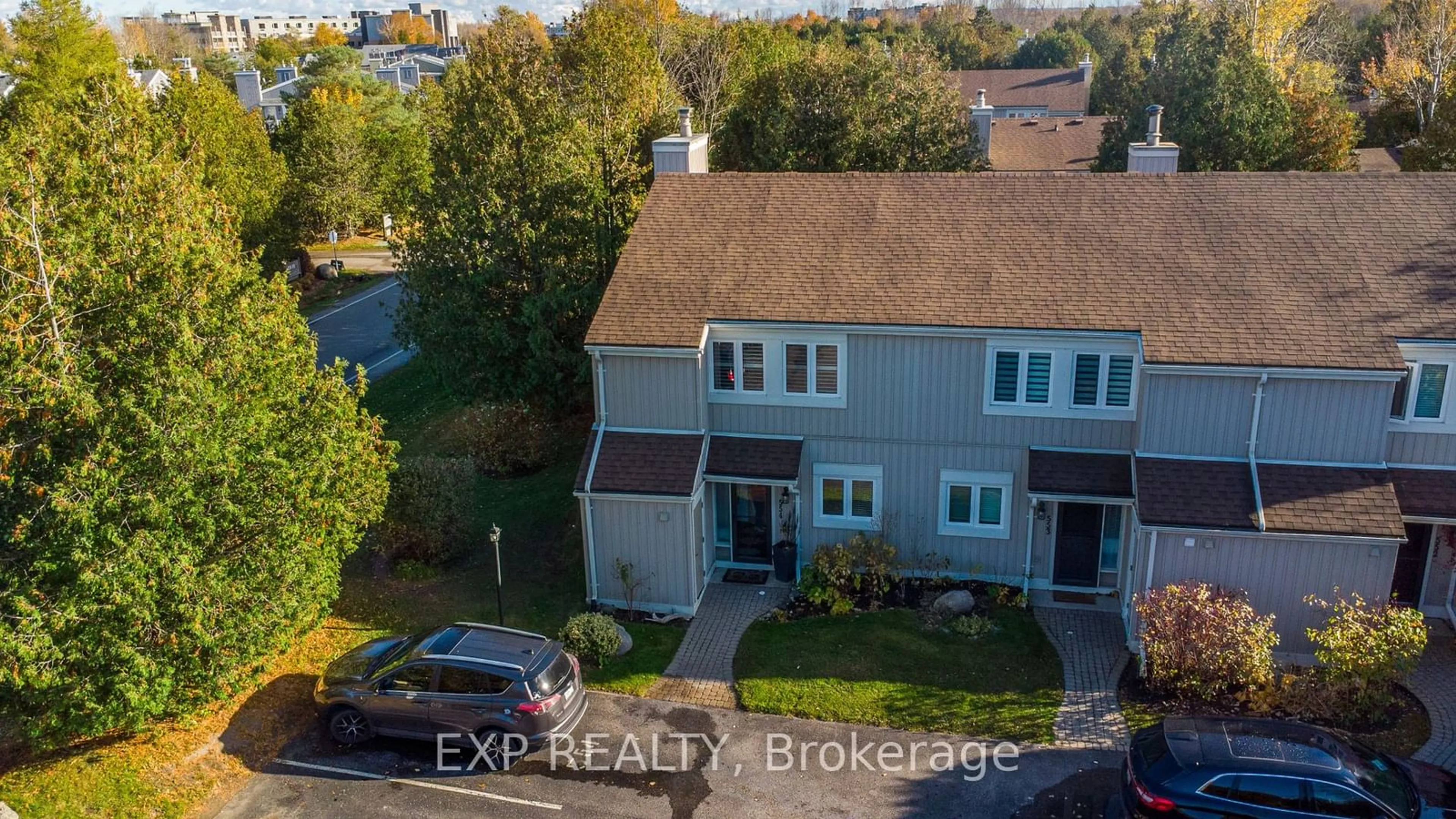 A pic from exterior of the house or condo, the street view for 554 Oxbow Cres, Collingwood Ontario L9Y 5B4