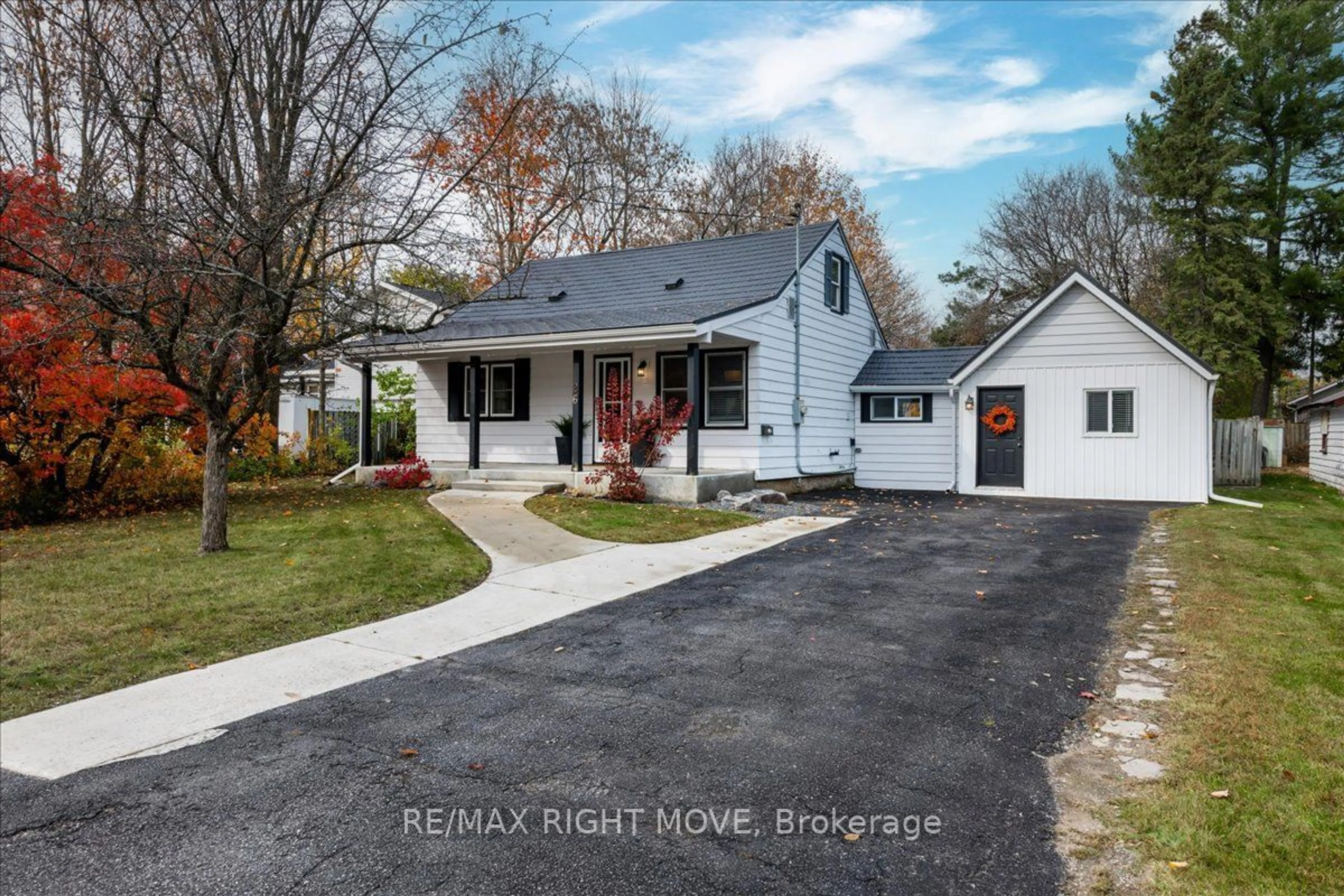 Frontside or backside of a home, cottage for 26 George St, Orillia Ontario L3V 2V3