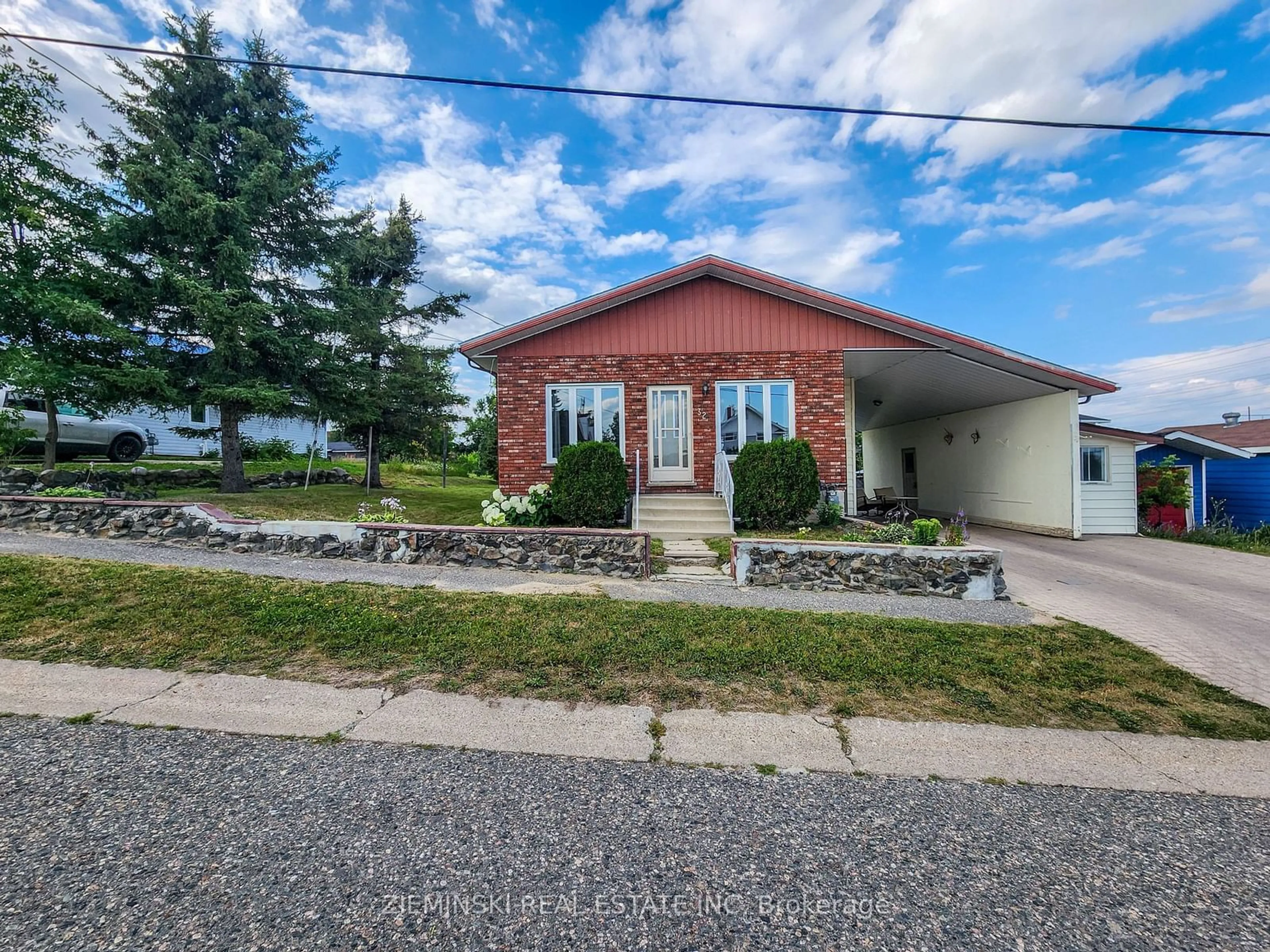 A pic from exterior of the house or condo, cottage for 32 Teefy St, Iroquois Falls Ontario P0K 1G0