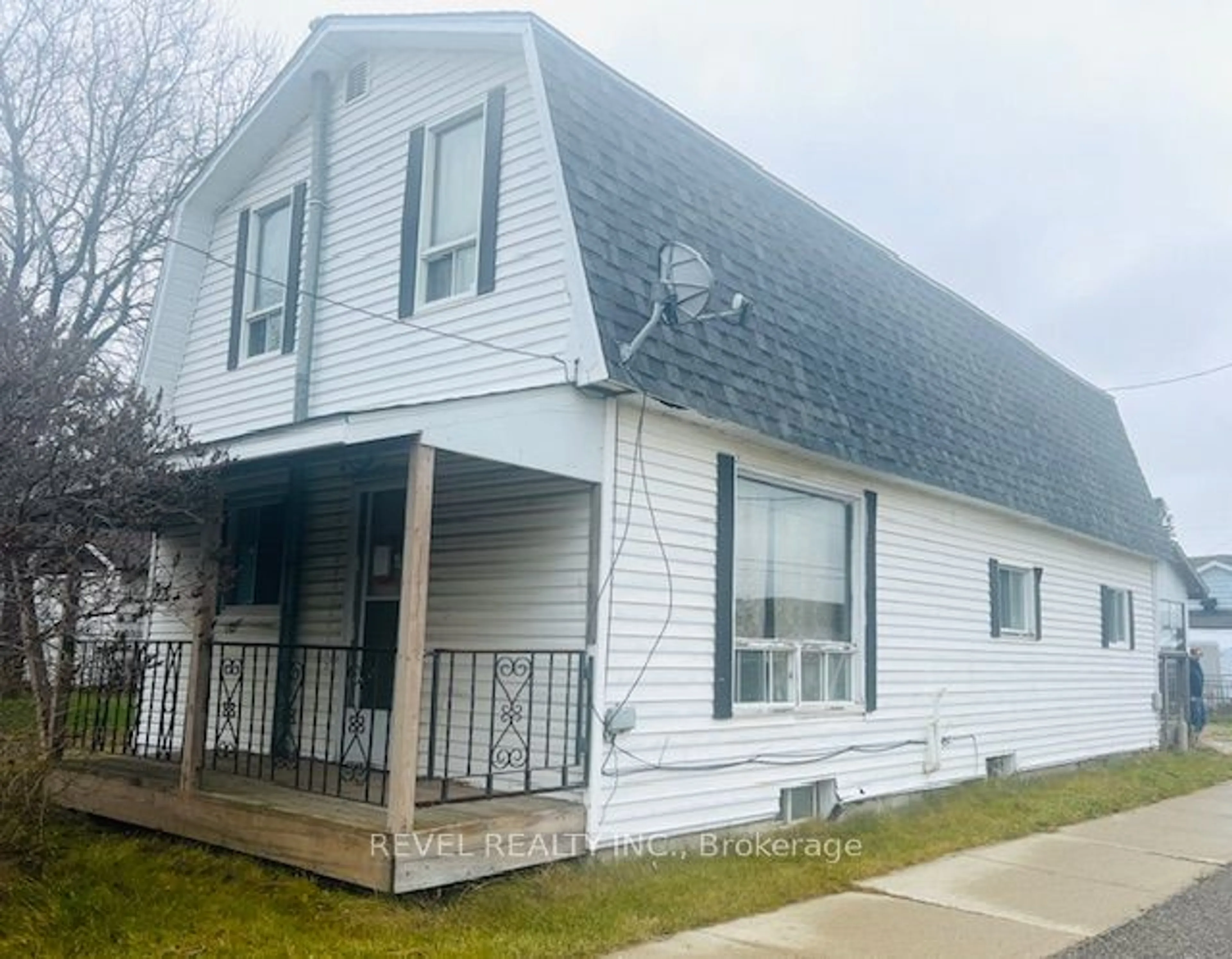 Frontside or backside of a home, the front or back of building for 1 Shamrock Ave, Timmins Ontario P0N 1H0