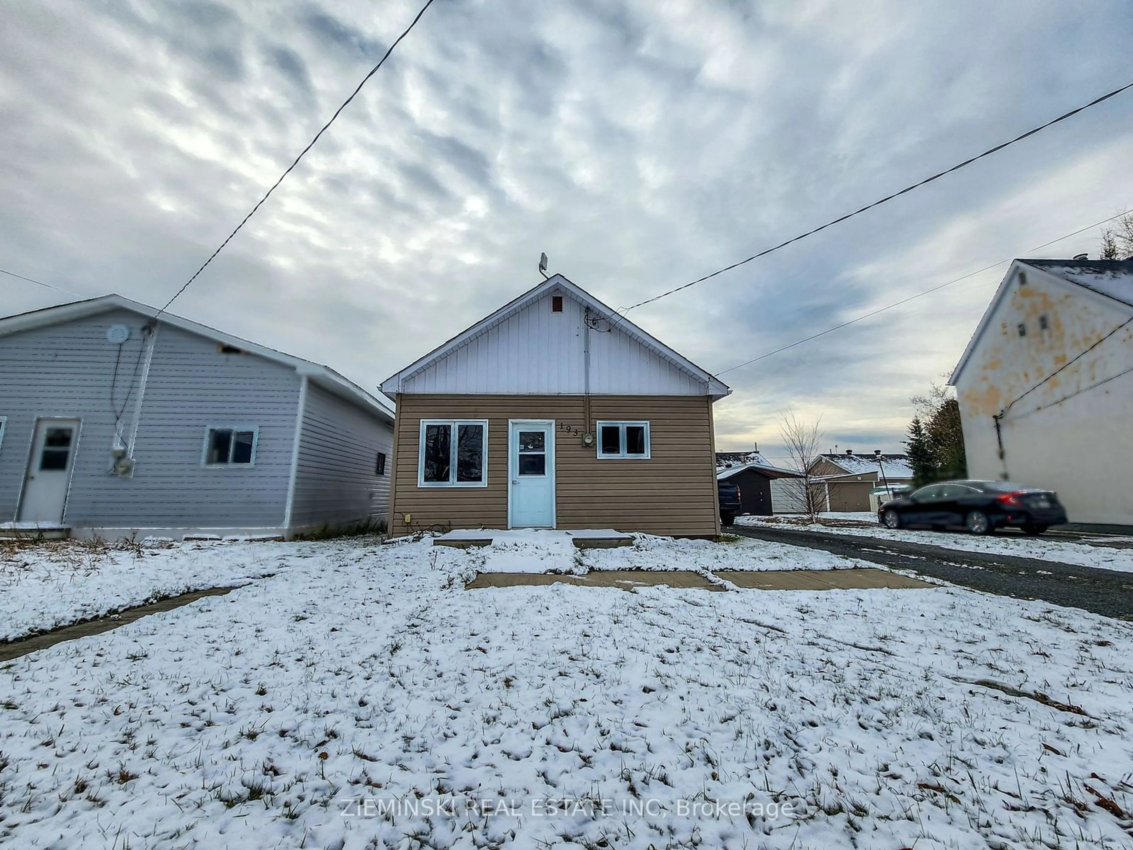 A pic from exterior of the house or condo, the street view for 193 Teefy St, Iroquois Falls Ontario P0K 1G0