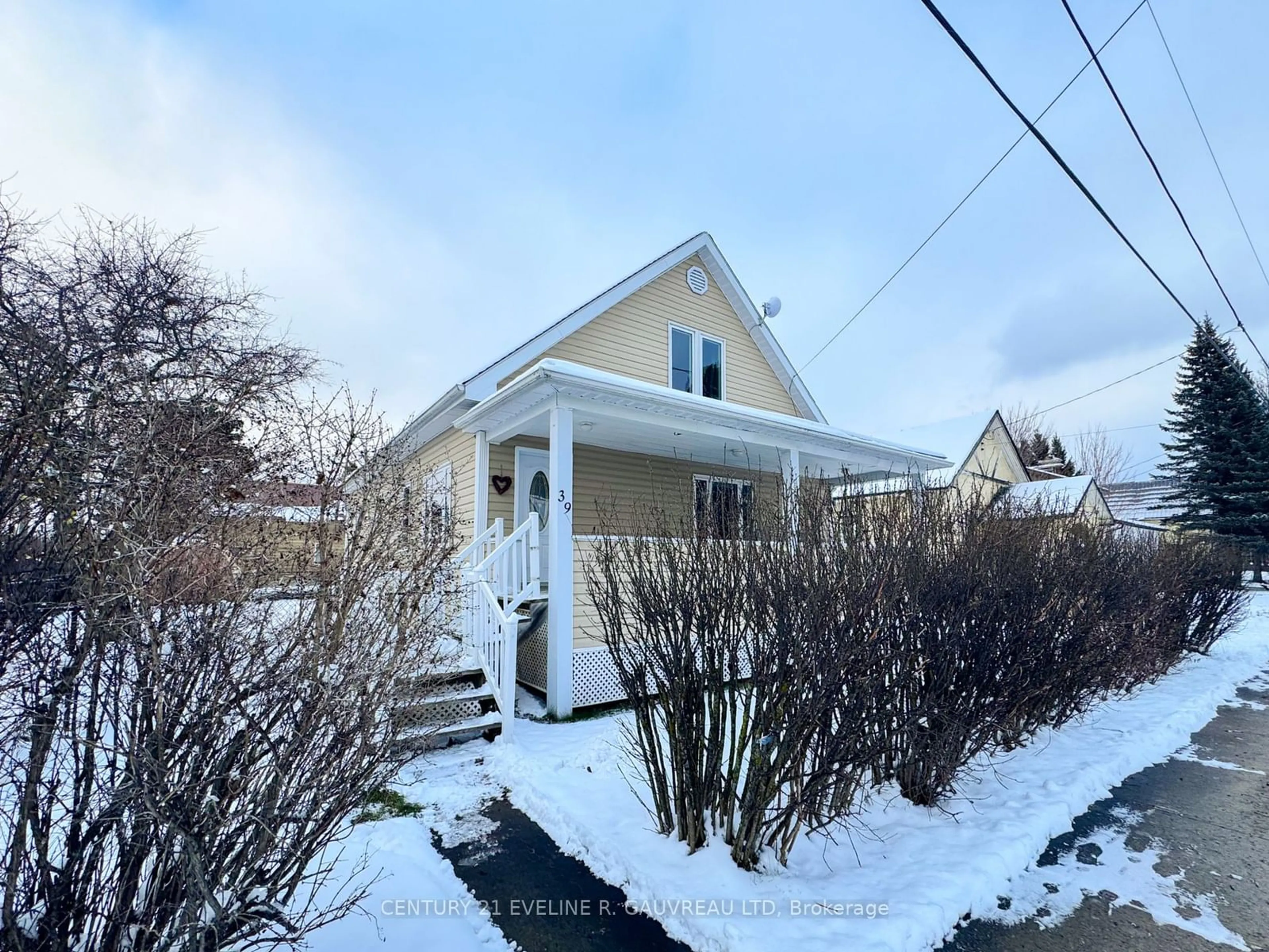 Frontside or backside of a home, cottage for 39 Sixth Ave, Englehart Ontario P0J 1H0