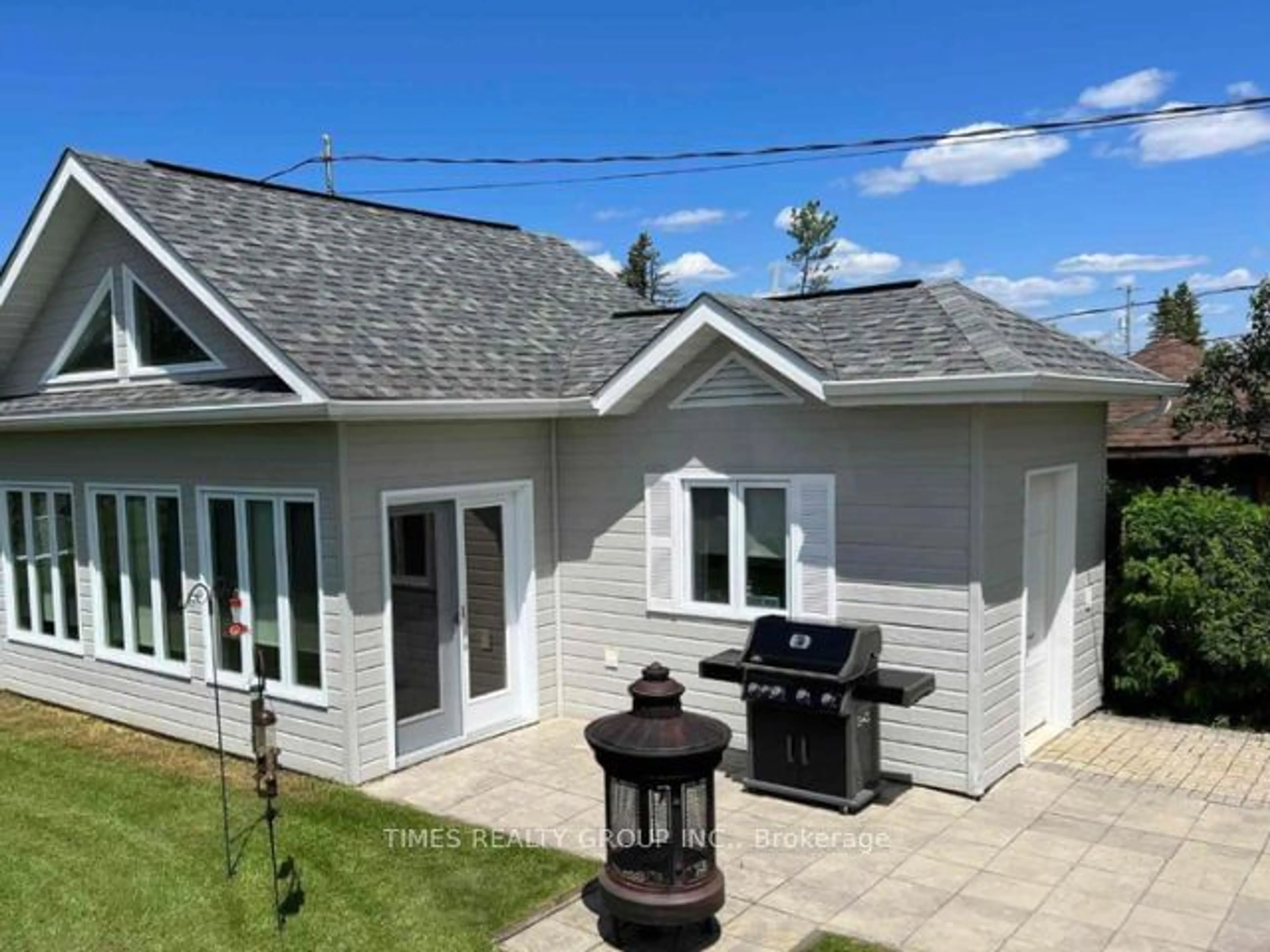 Home with vinyl exterior material for 77 Dominion Ave, Kapuskasing Ontario P5N 1P3