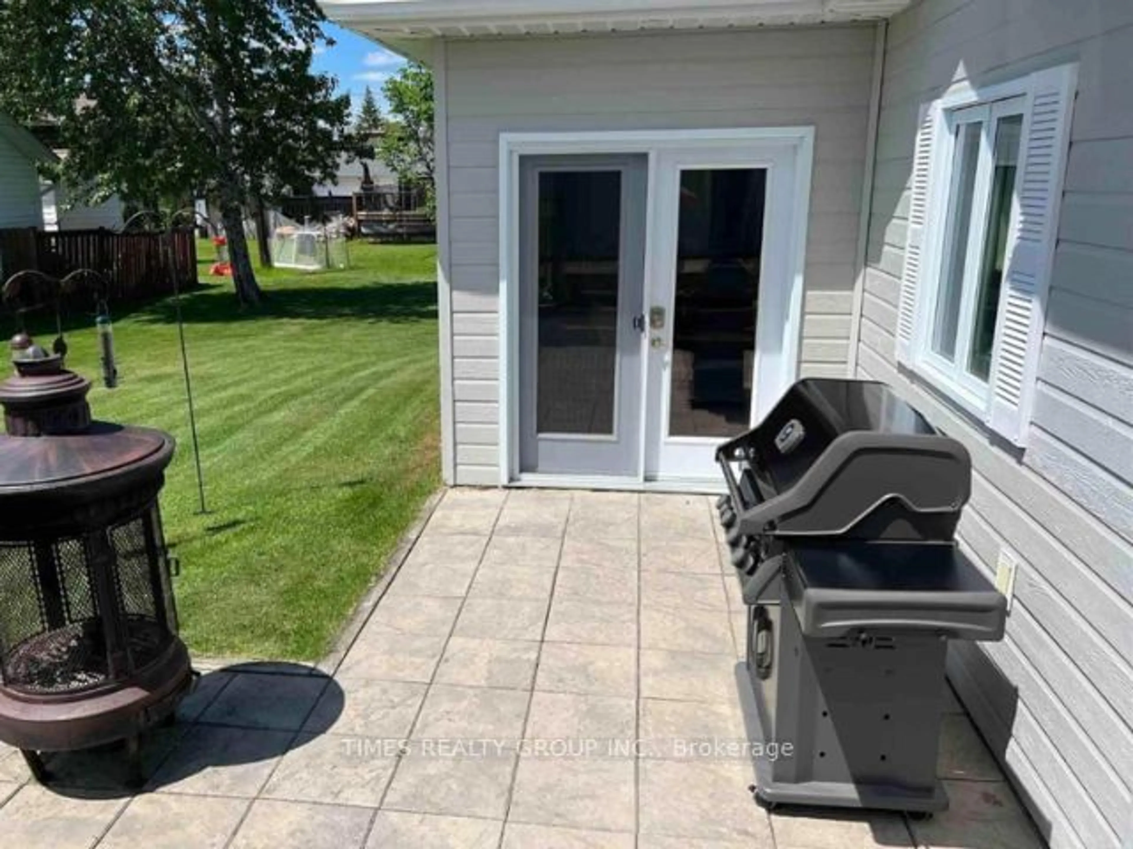 Patio, cottage for 77 Dominion Ave, Kapuskasing Ontario P5N 1P3