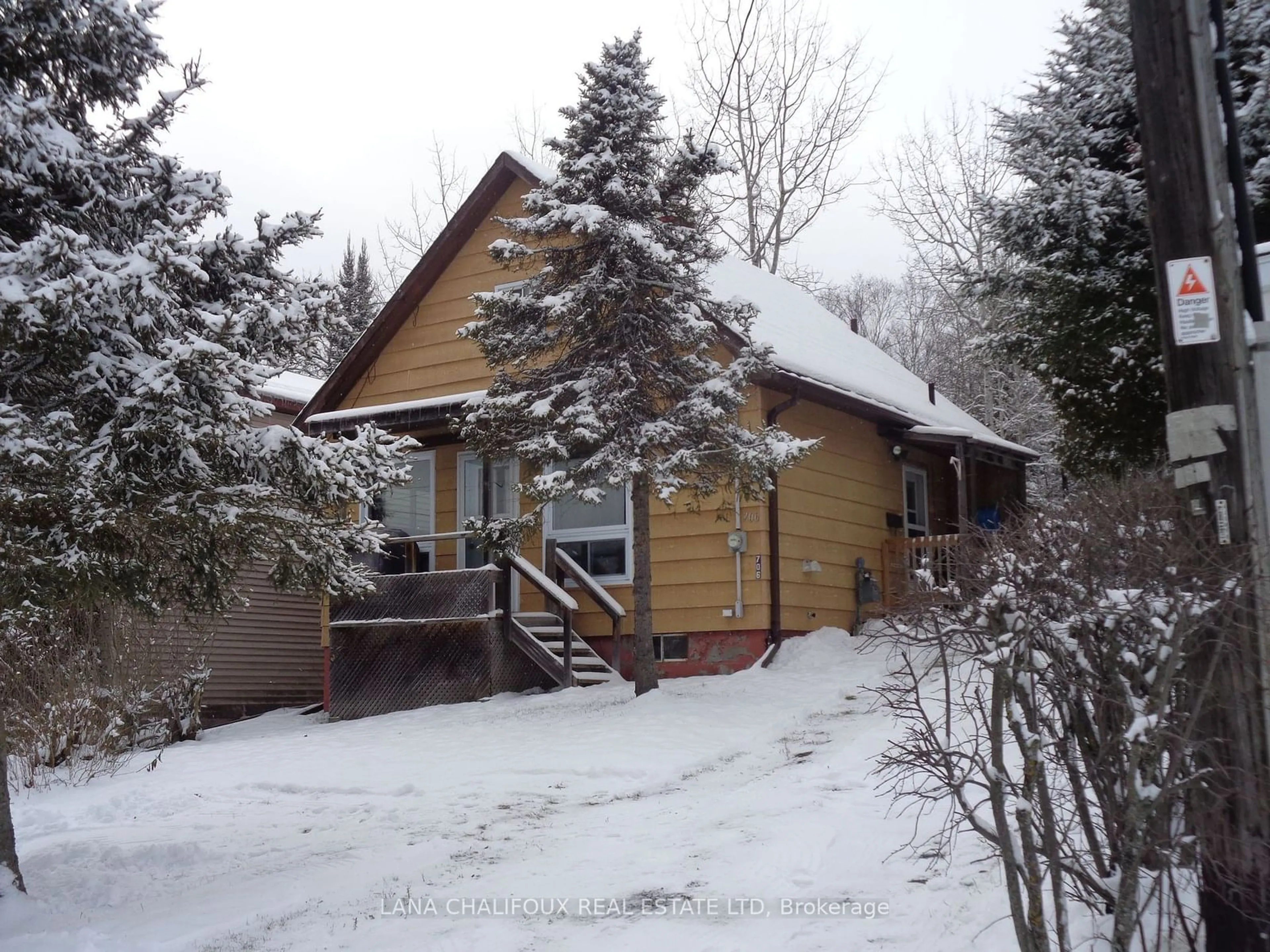 Frontside or backside of a home, cottage for 706 Government Rd, Kirkland Lake Ontario P0K 1P0