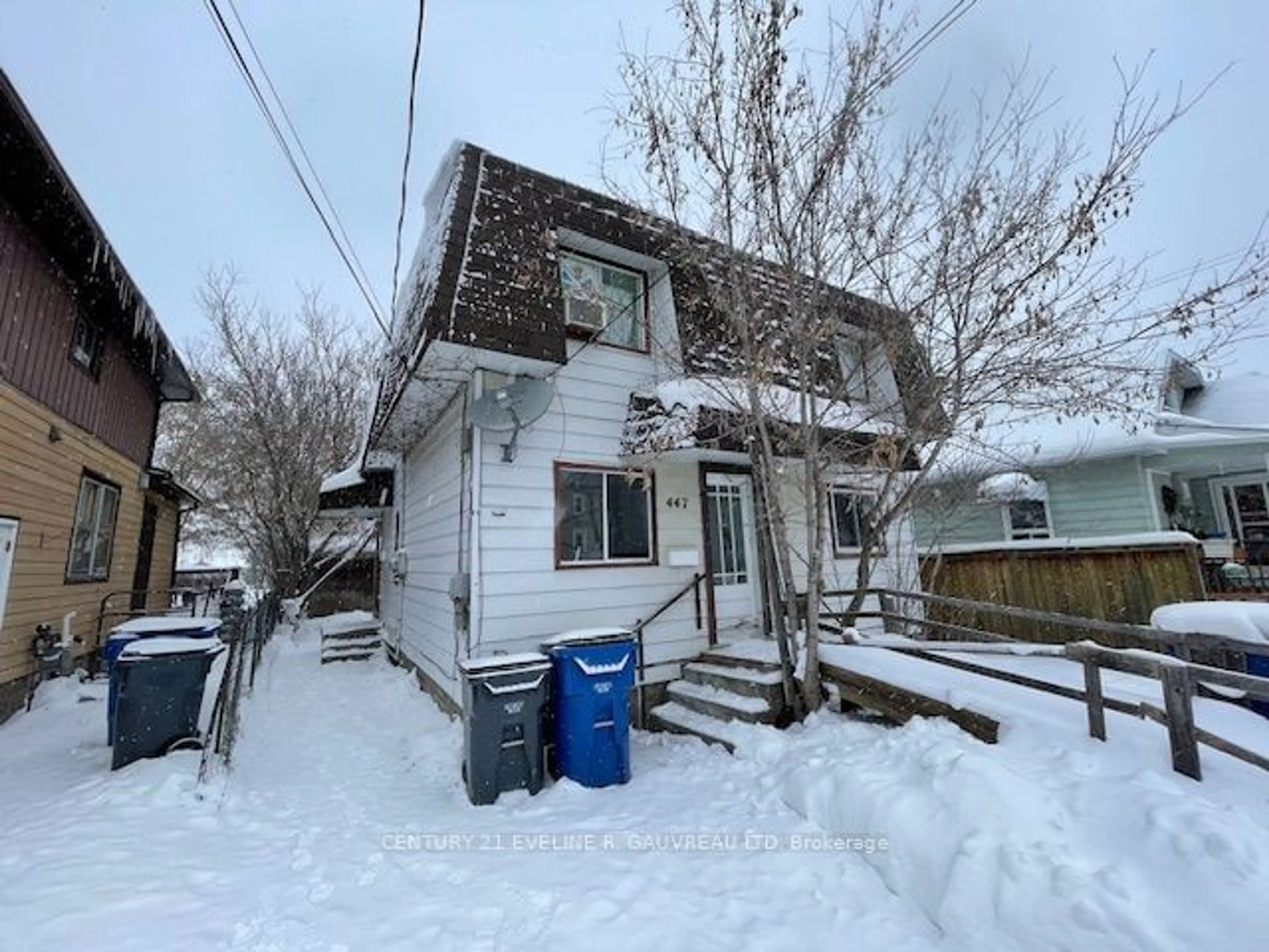 A pic from outside/outdoor area/front of a property/back of a property/a pic from drone, street for 447 Grills St, Temiskaming Shores Ontario P0J 1P0