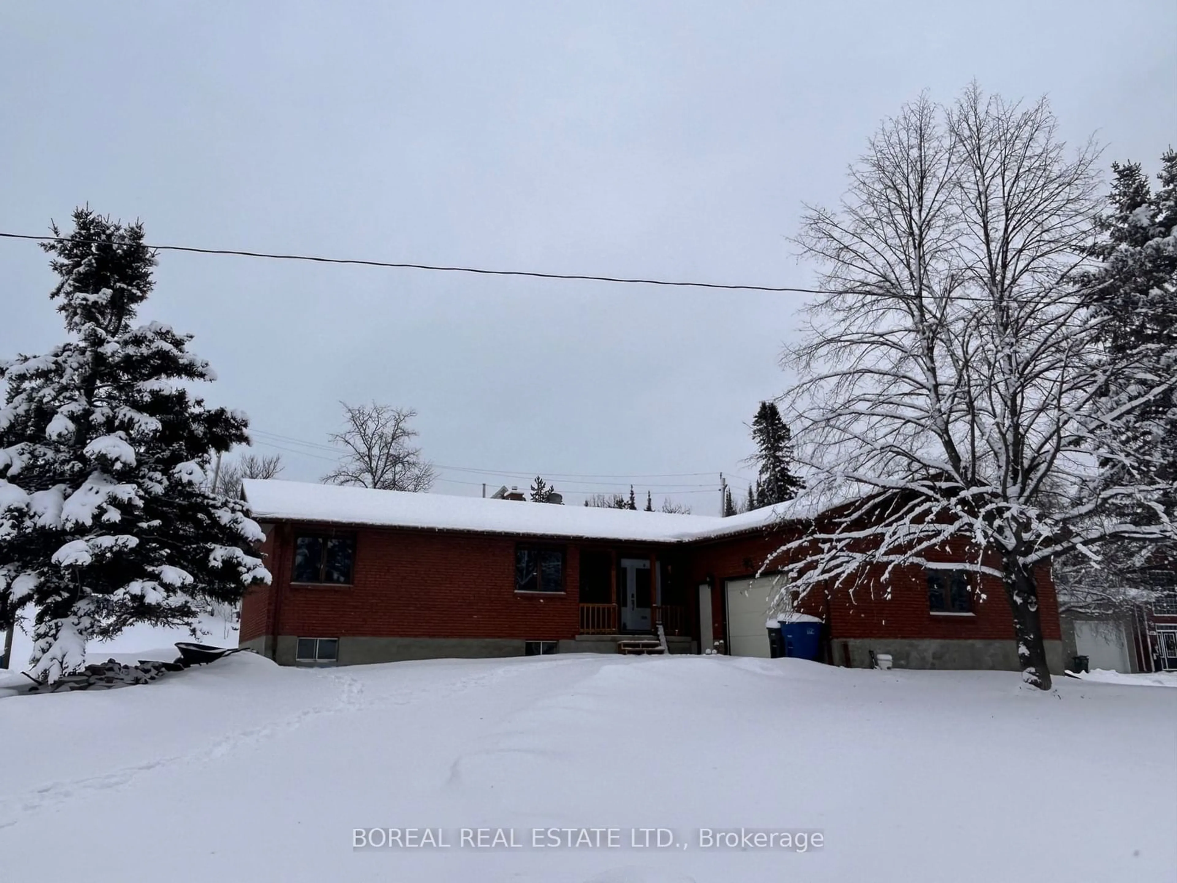 A pic from outside/outdoor area/front of a property/back of a property/a pic from drone, mountain view for 298 Fifth Ave, Cochrane Ontario P0L 1C0