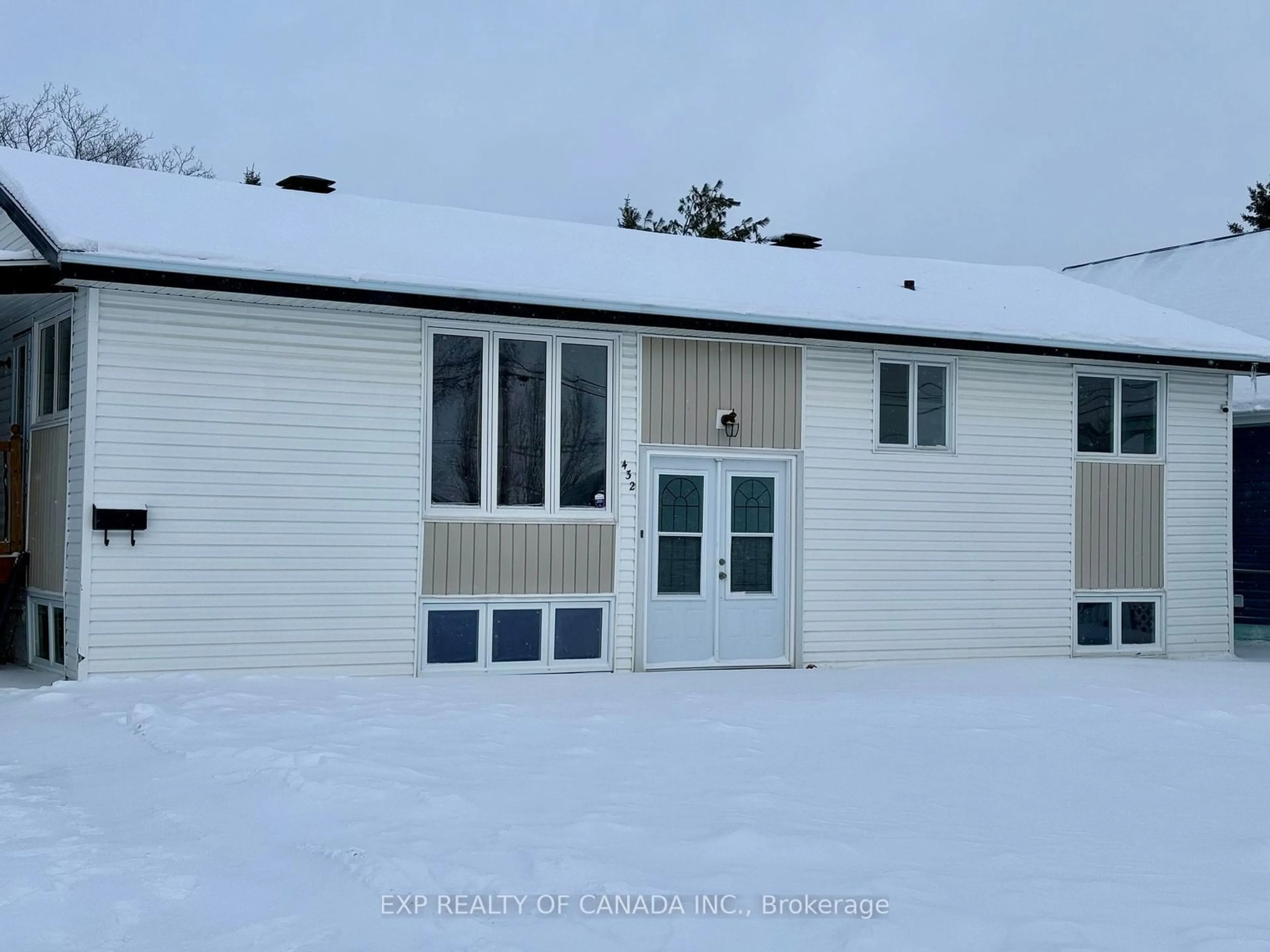 A pic from outside/outdoor area/front of a property/back of a property/a pic from drone, building for 432 Ann Ave, Timmins Ontario P4N 4V4