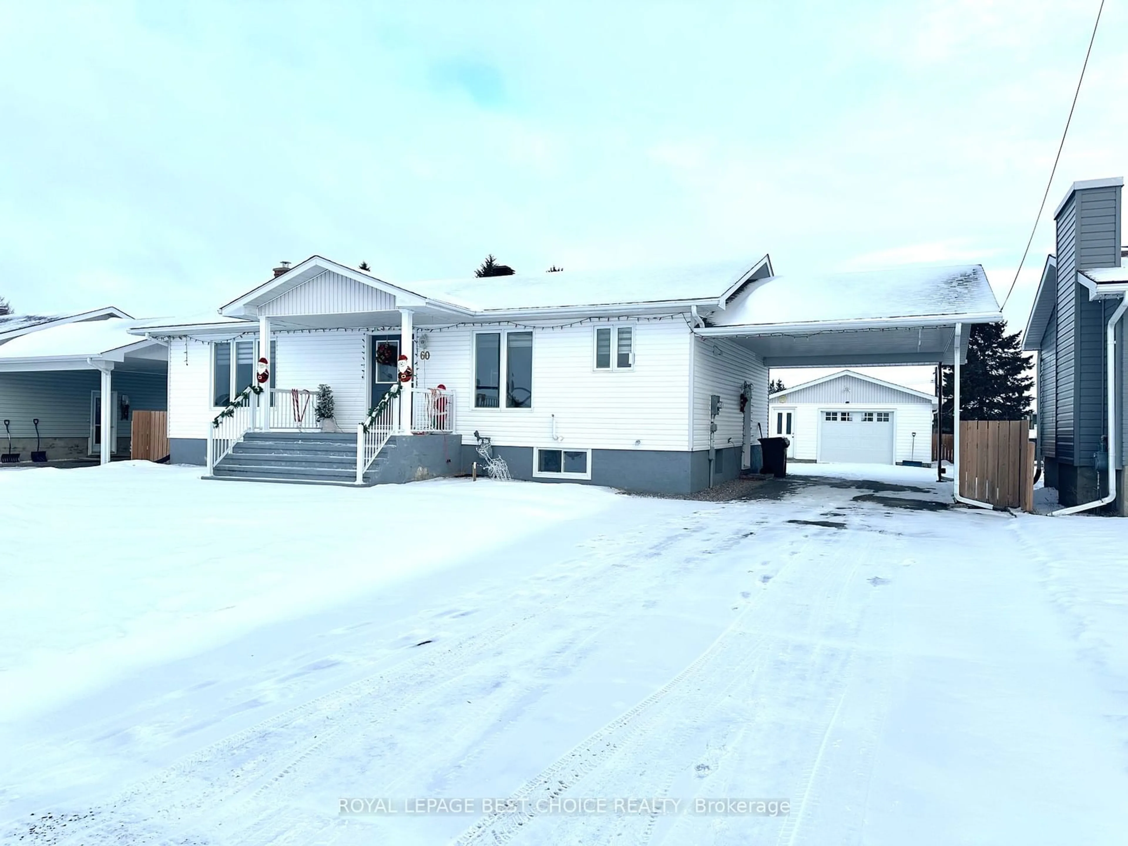 A pic from outside/outdoor area/front of a property/back of a property/a pic from drone, street for 60 Sixth St, Armstrong Ontario P0J 1E0