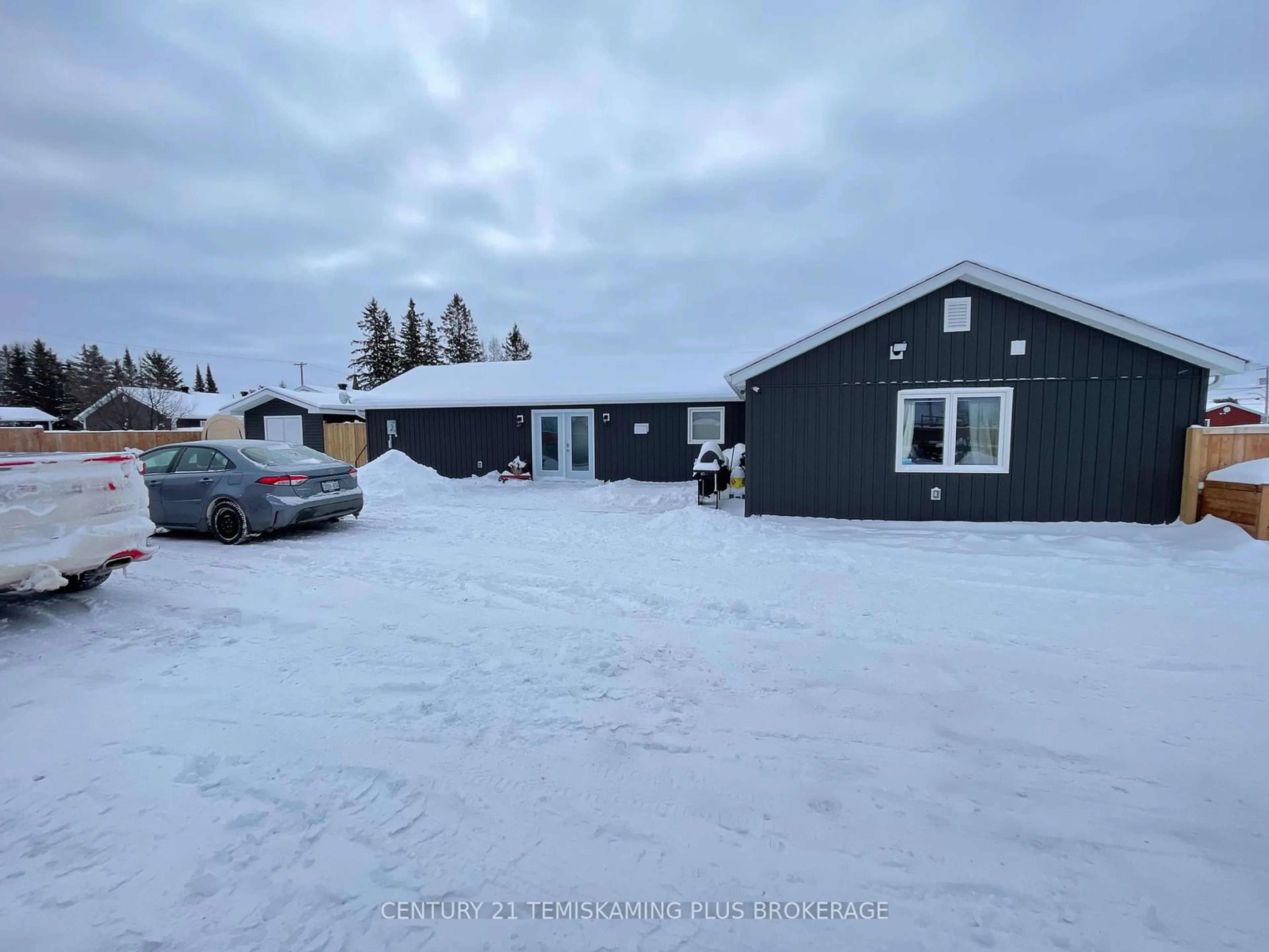 A pic from outside/outdoor area/front of a property/back of a property/a pic from drone, street for 15 Seventh Ave, Armstrong Ontario P0J 1E0