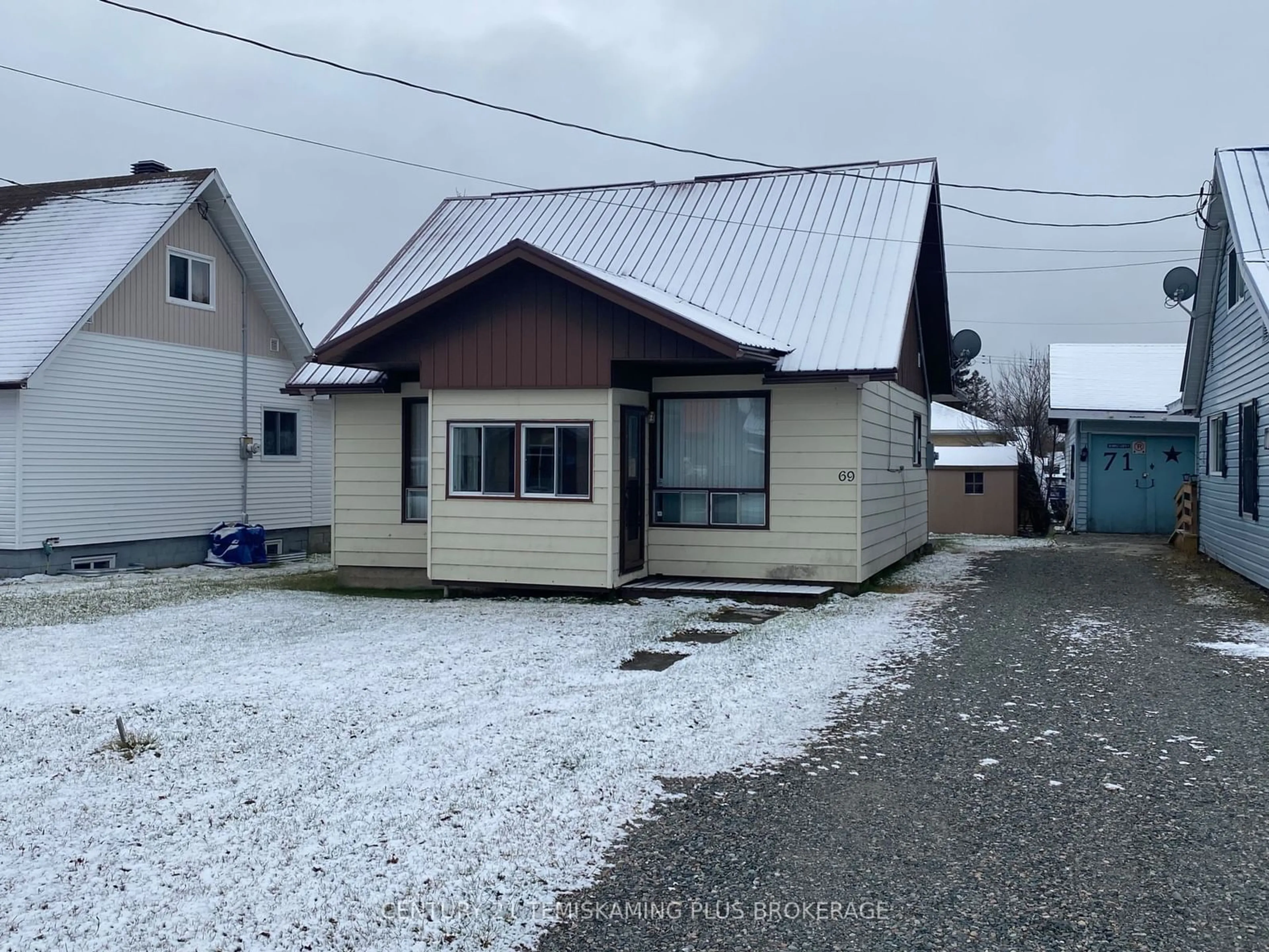 A pic from outside/outdoor area/front of a property/back of a property/a pic from drone, street for 69 Seventh Ave, Larder Lake Ontario P0K 1L0