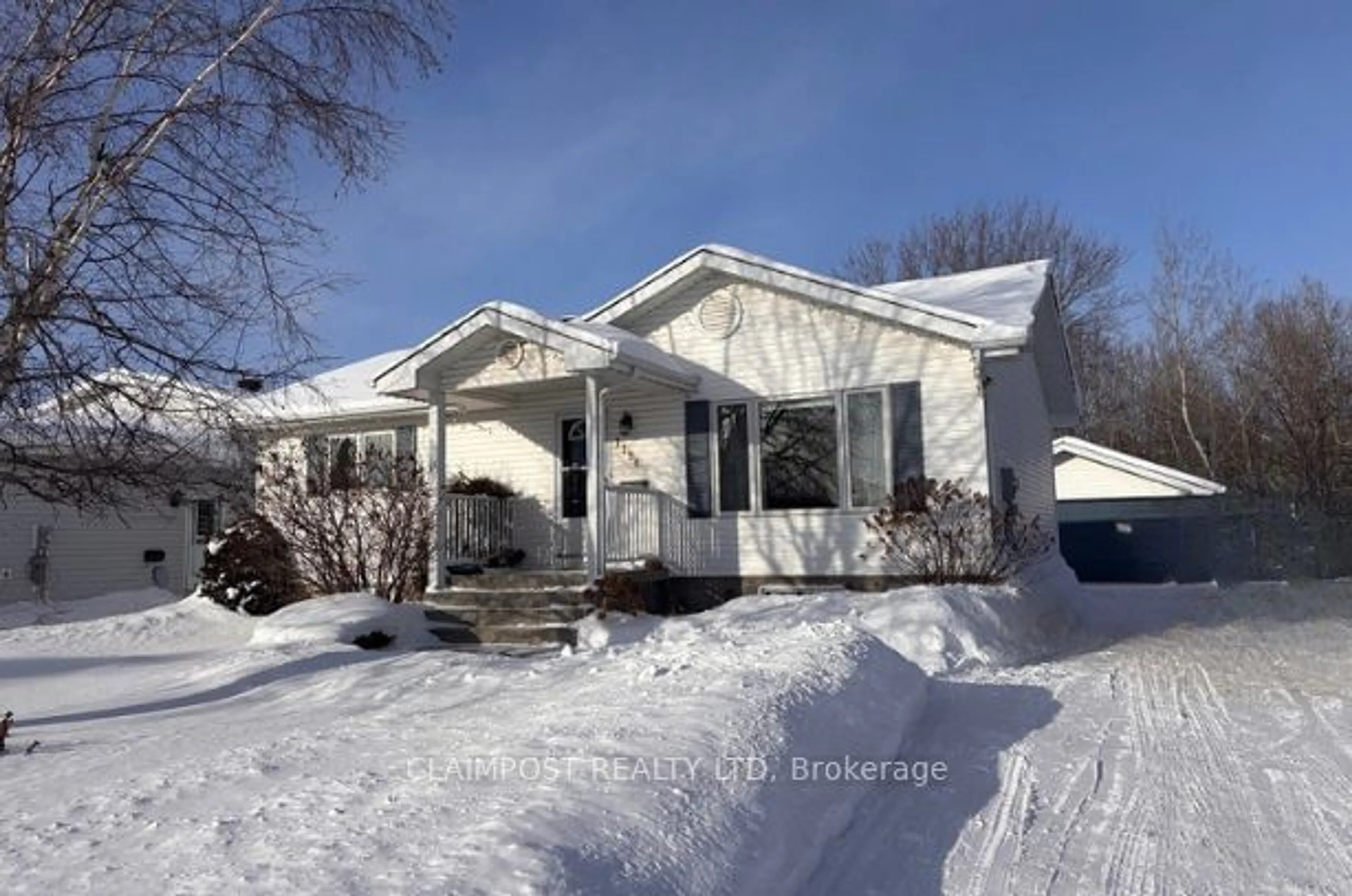 Home with vinyl exterior material, street for 1194 Park Ave, Timmins Ontario P4R 1L6