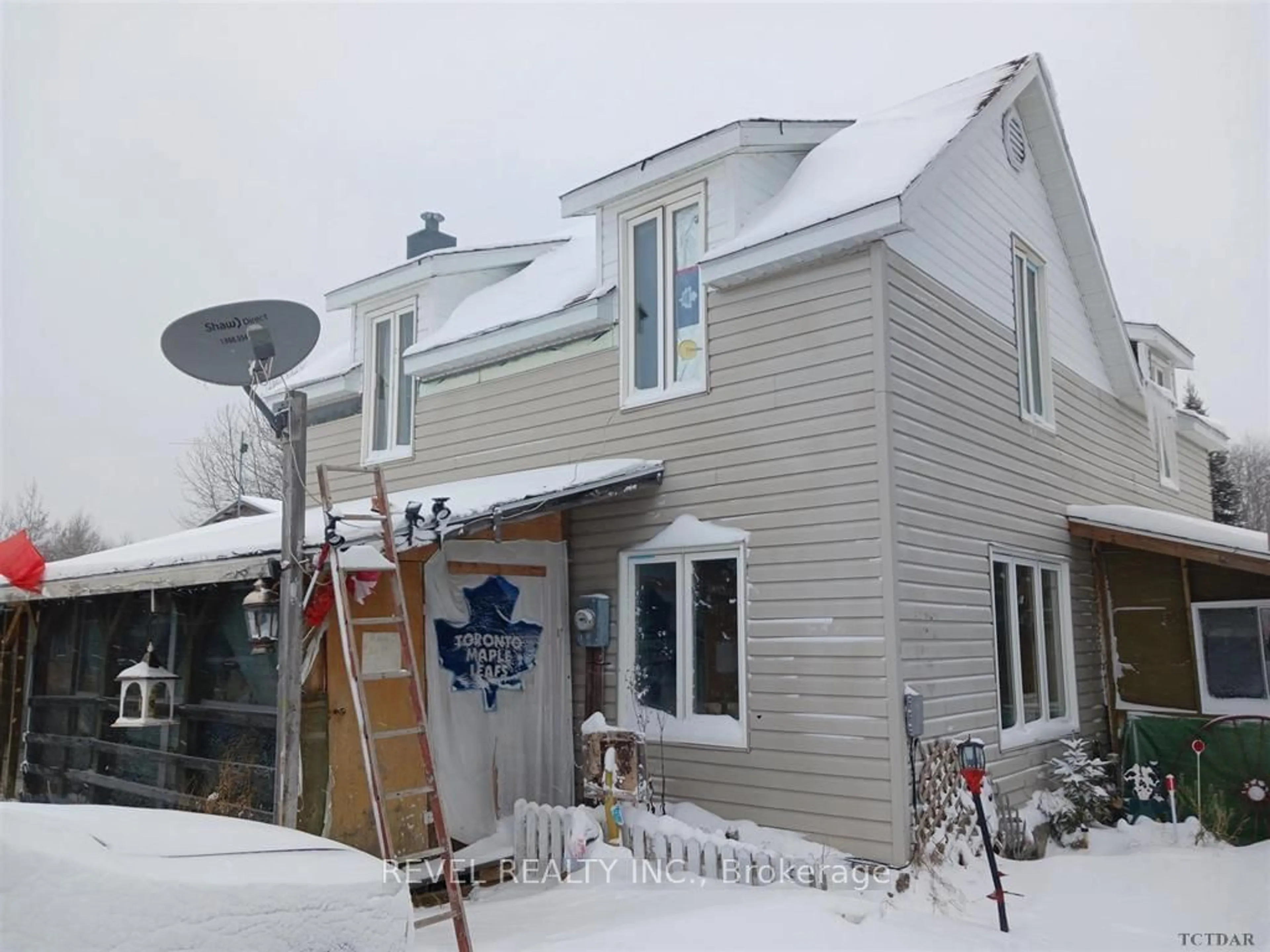 Home with vinyl exterior material, street for Lt 1759 Clute Plan M4S, RR#3 Rd, Cochrane Remote Area Ontario P0L 1C0