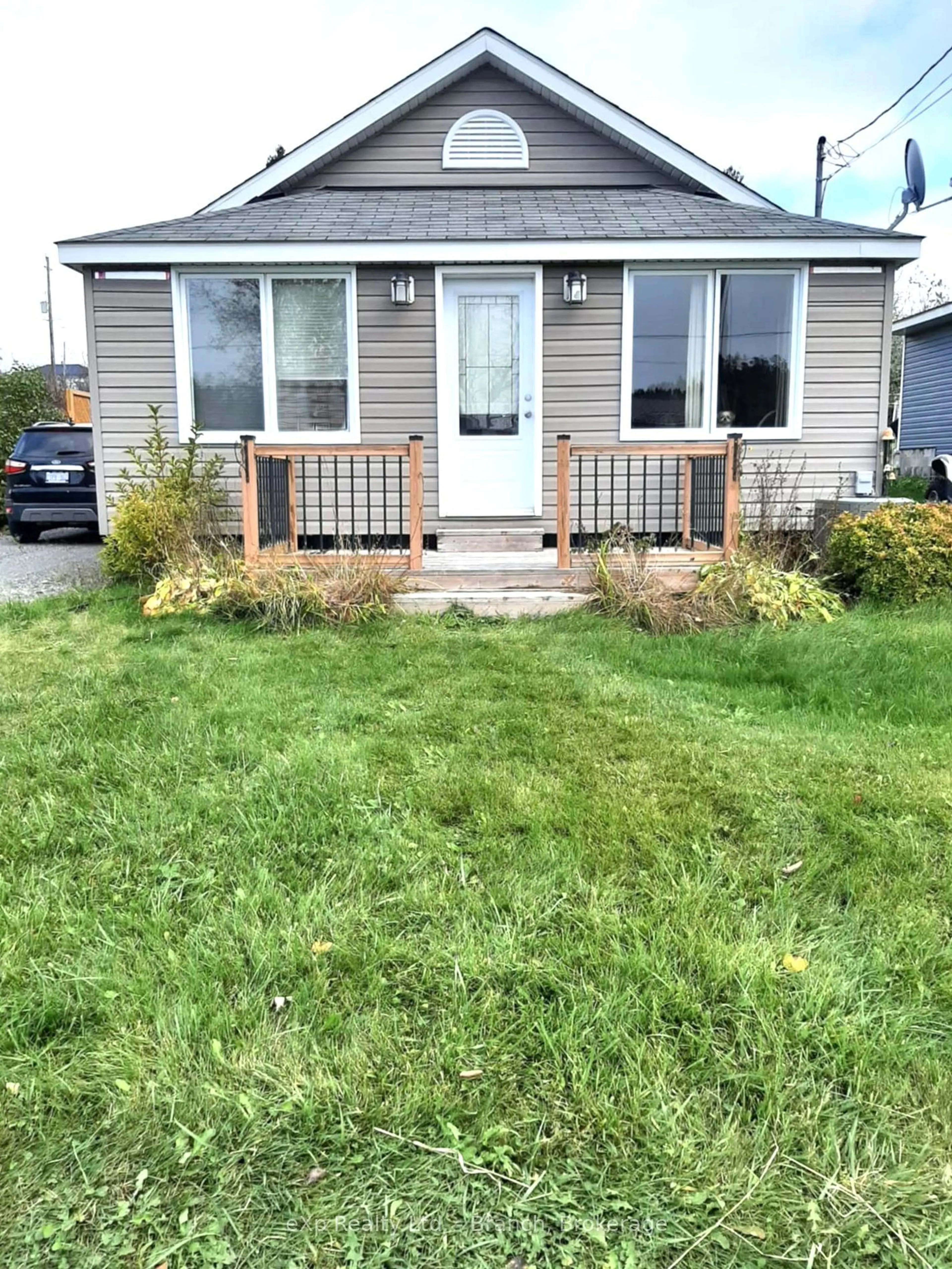 Home with vinyl exterior material, street for 323 Bernard St, Matachewan Ontario P0K 1M0