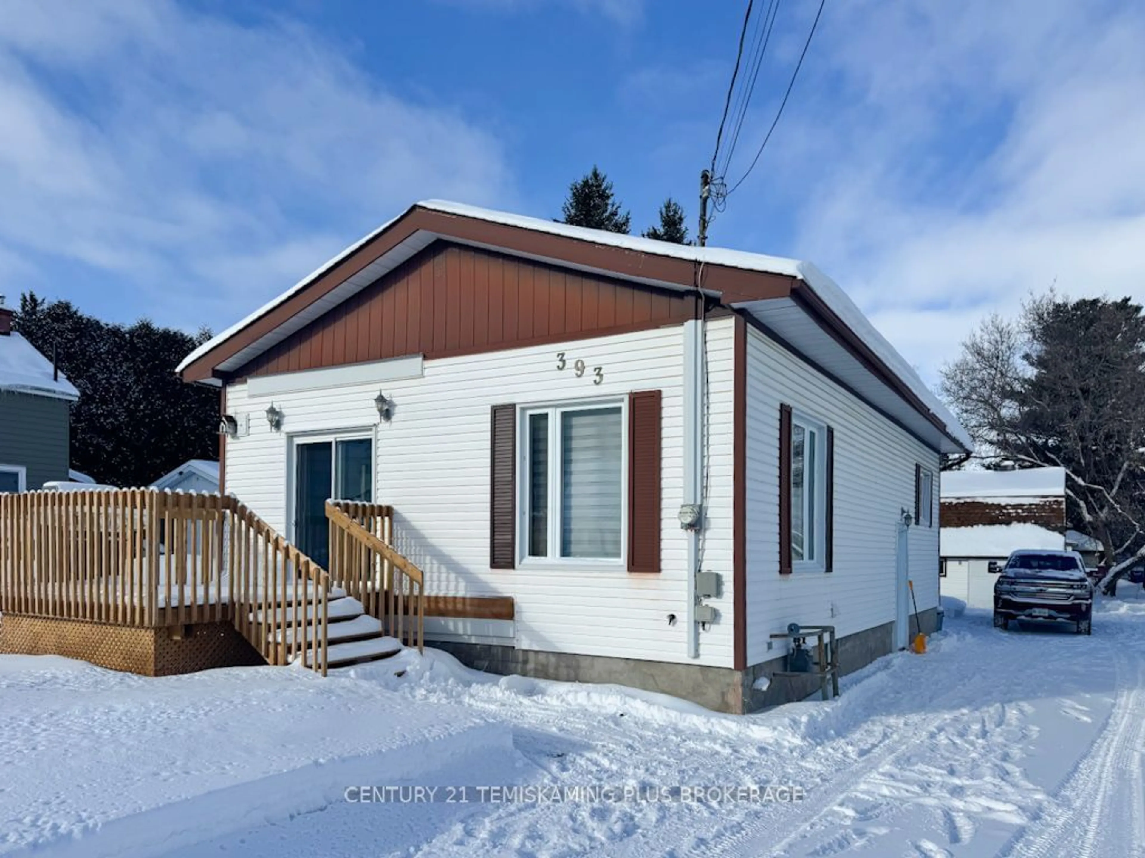 Home with vinyl exterior material, street for 393 McCamus St, Temiskaming Shores Ontario P0J 1P0