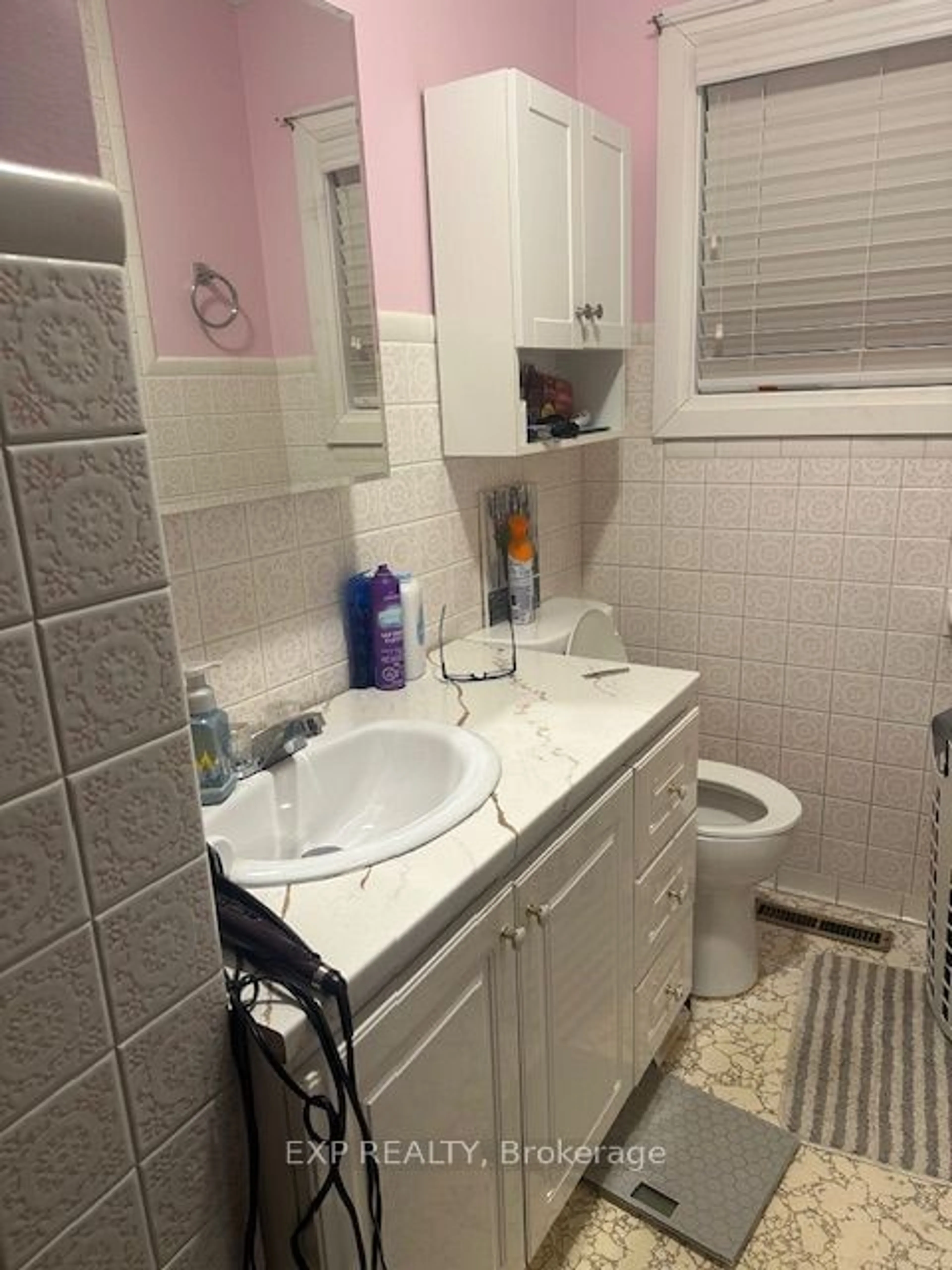 Standard bathroom, floor is not visible for 63 Dunn Ave, Timmins Ontario P0N 1H0