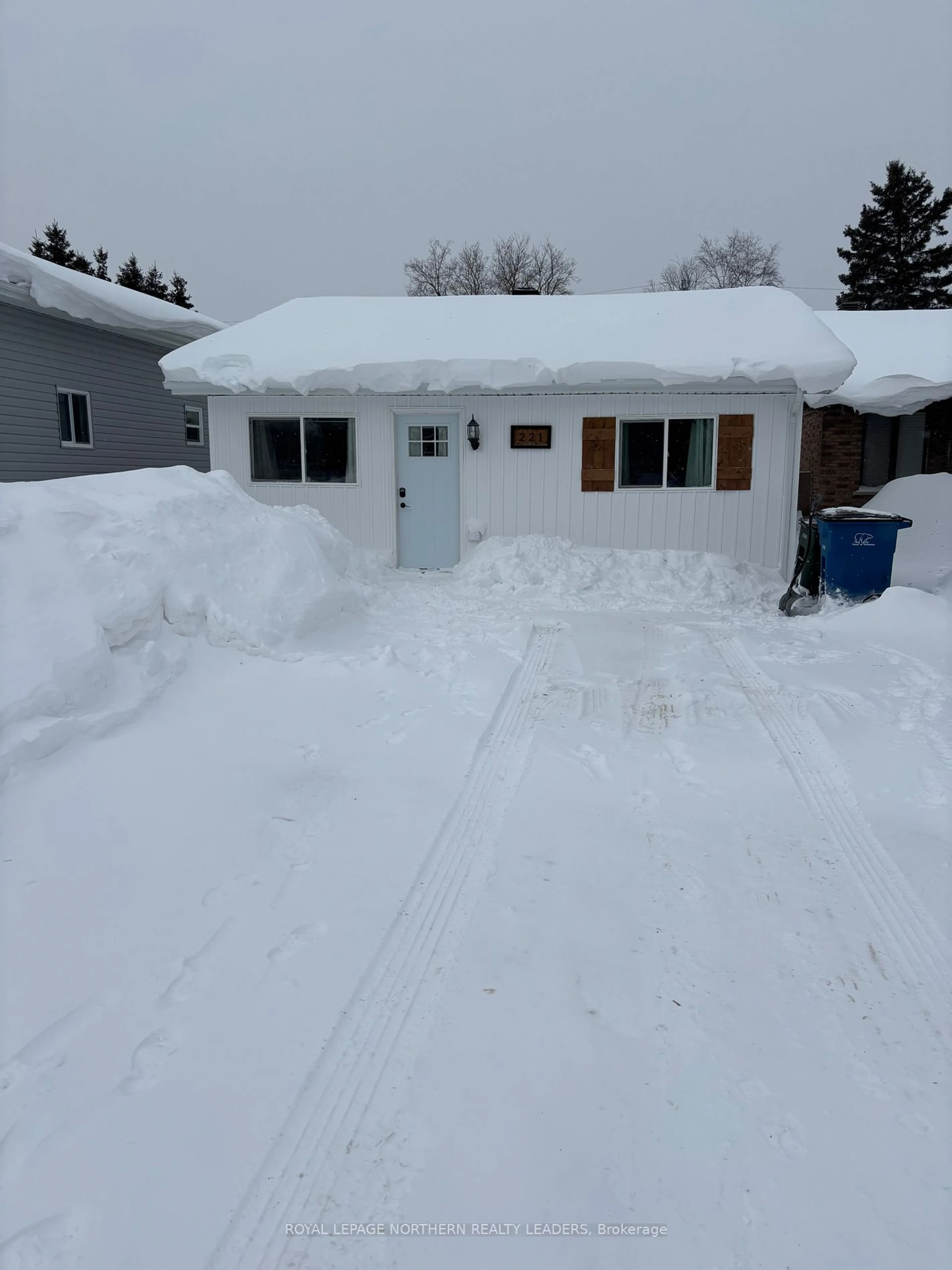 Shed for 221 Fourth Ave, Cochrane Ontario P0L 1C0