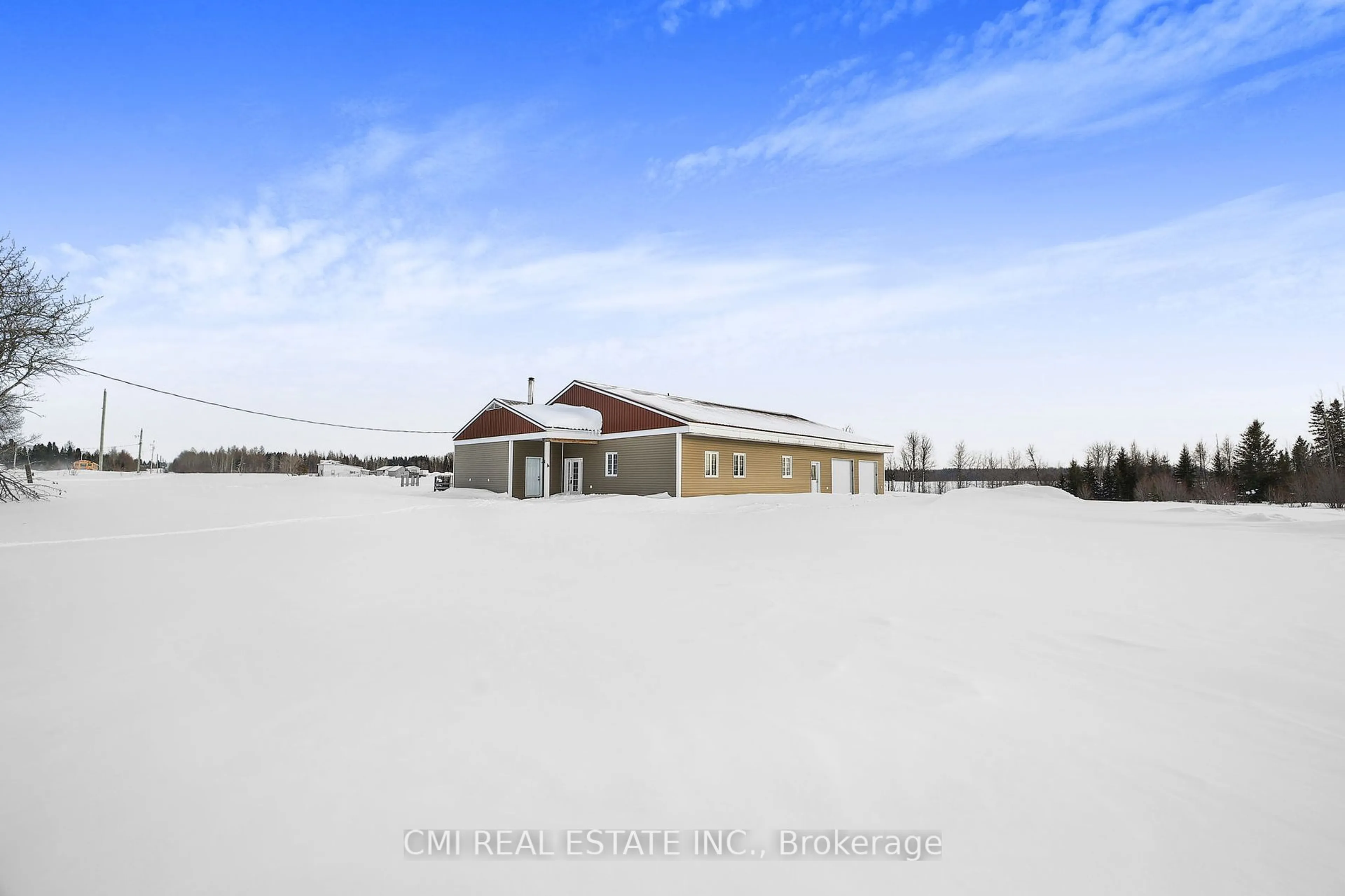 A pic from outside/outdoor area/front of a property/back of a property/a pic from drone, building for 1632 Conc 2 & 3 Rd, Cochrane Ontario P0L 1C0