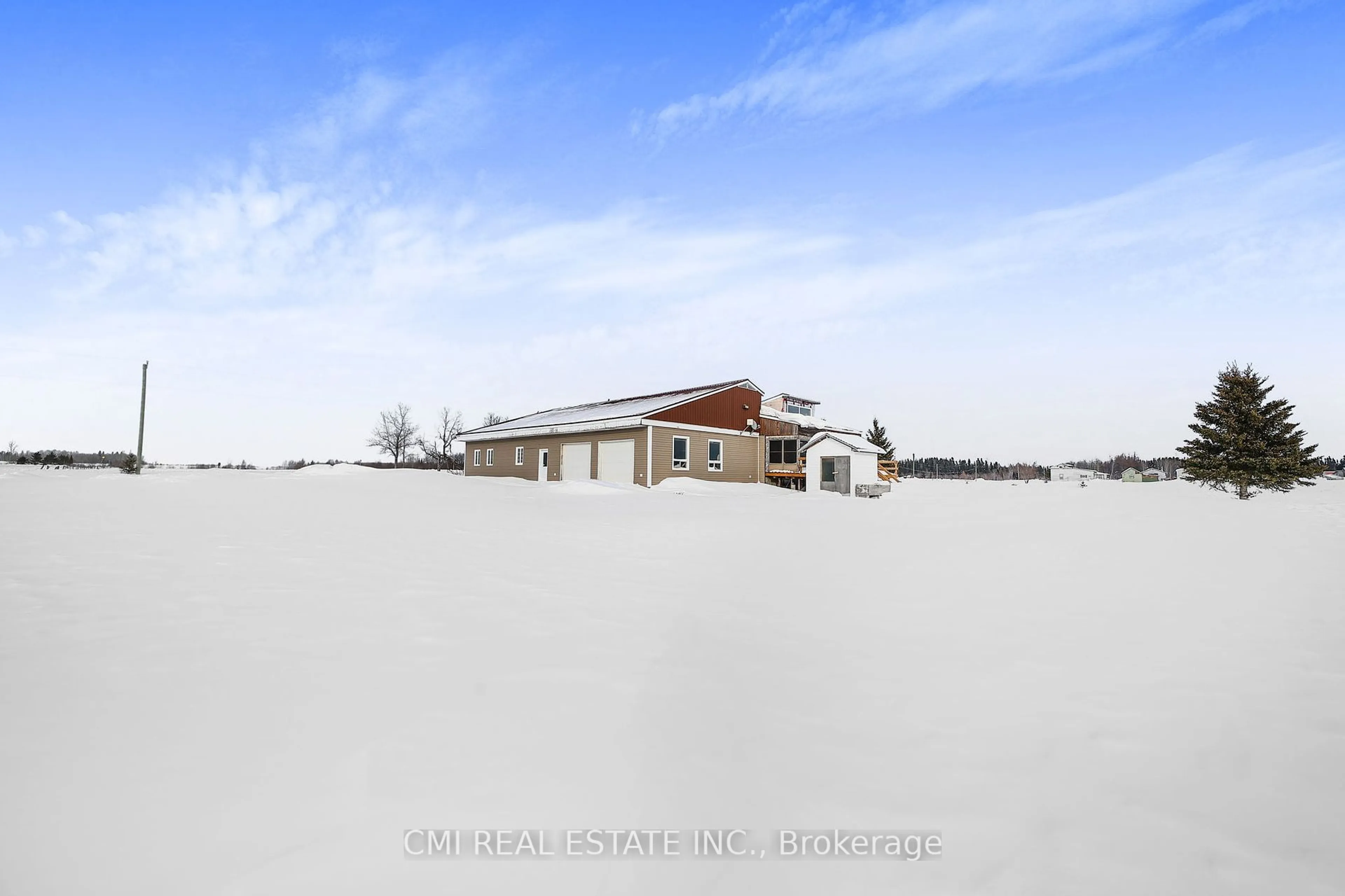 A pic from outside/outdoor area/front of a property/back of a property/a pic from drone, building for 1632 Conc 2 & 3 Rd, Cochrane Ontario P0L 1C0