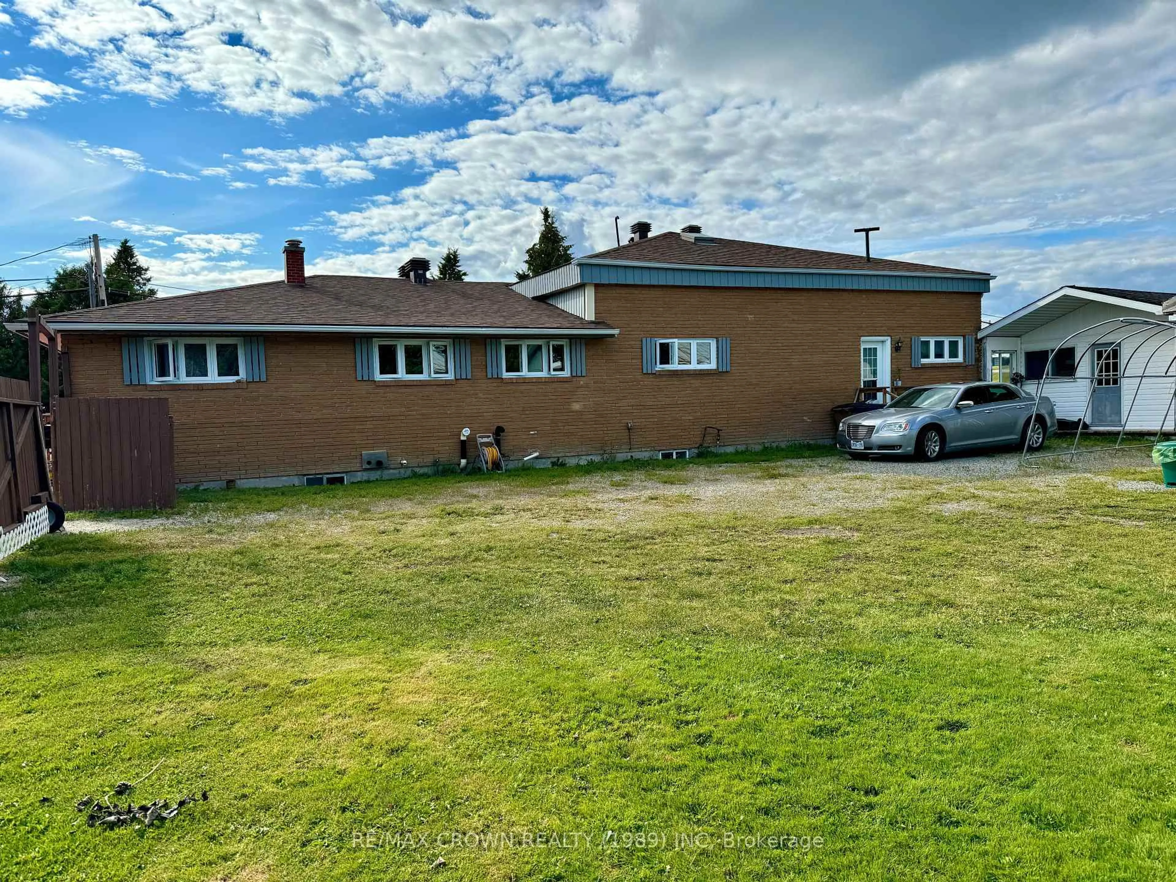 A pic from outside/outdoor area/front of a property/back of a property/a pic from drone, building for 21 Jacques Ave, Fauquier-Strickland Ontario P0L 1G0