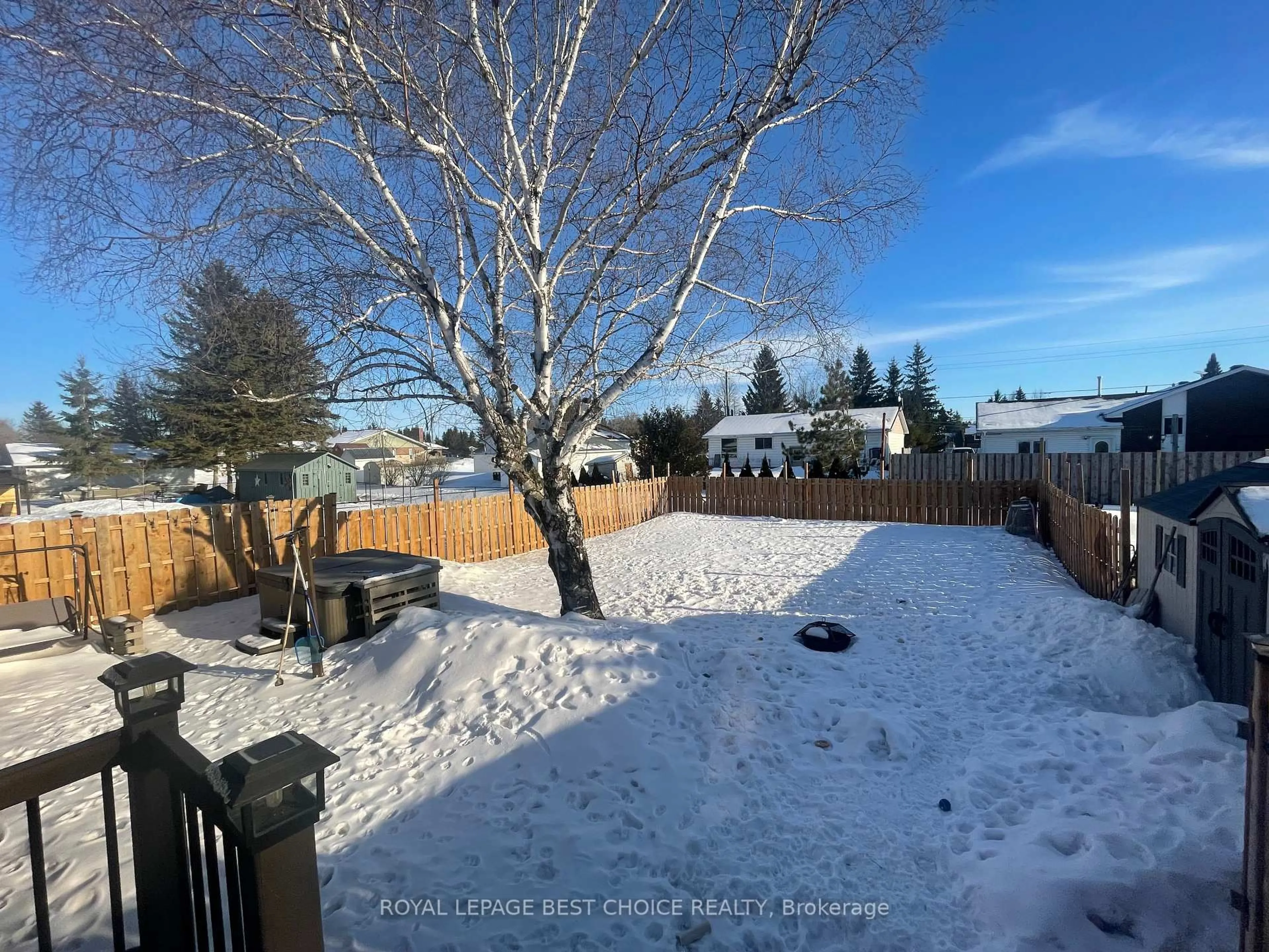 A pic from outside/outdoor area/front of a property/back of a property/a pic from drone, unknown for 128 Third Ave, Englehart Ontario P0J 1H0