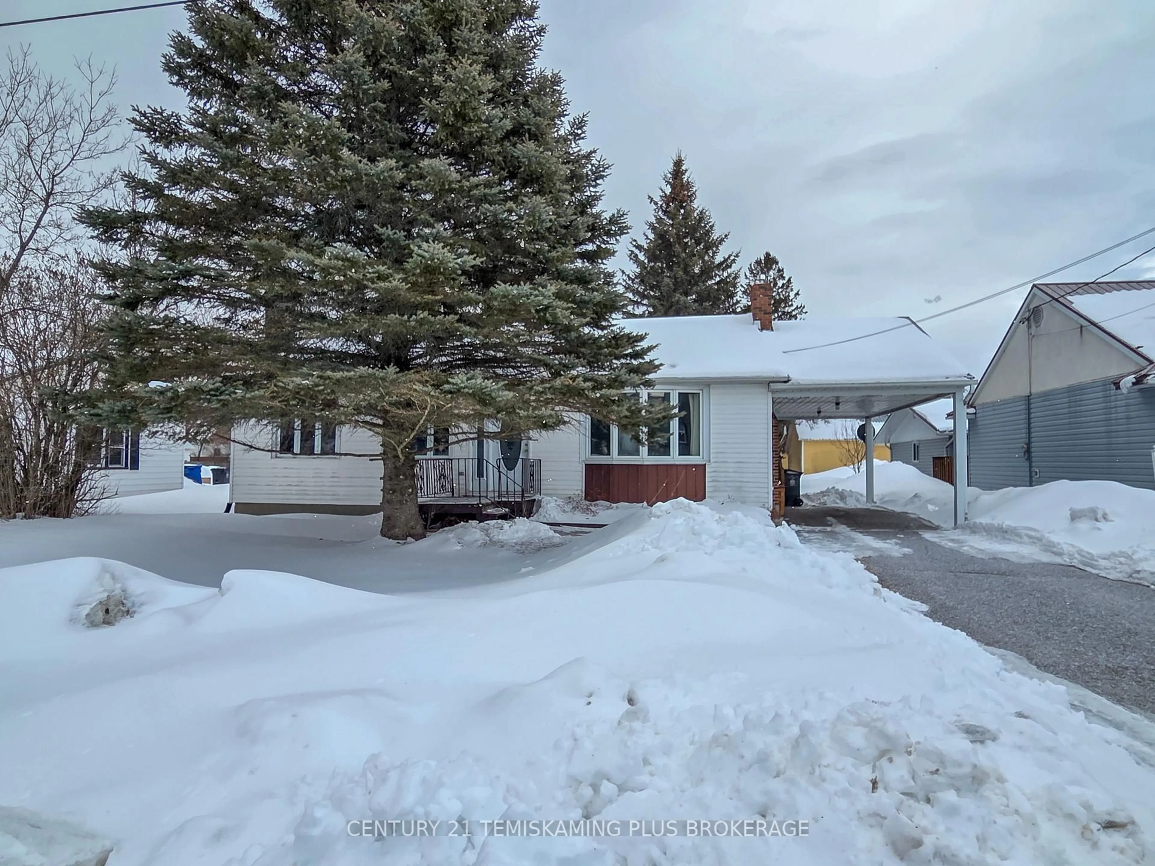 A pic from outside/outdoor area/front of a property/back of a property/a pic from drone, street for 56 Sixth Ave, Englehart Ontario P0J 1H0
