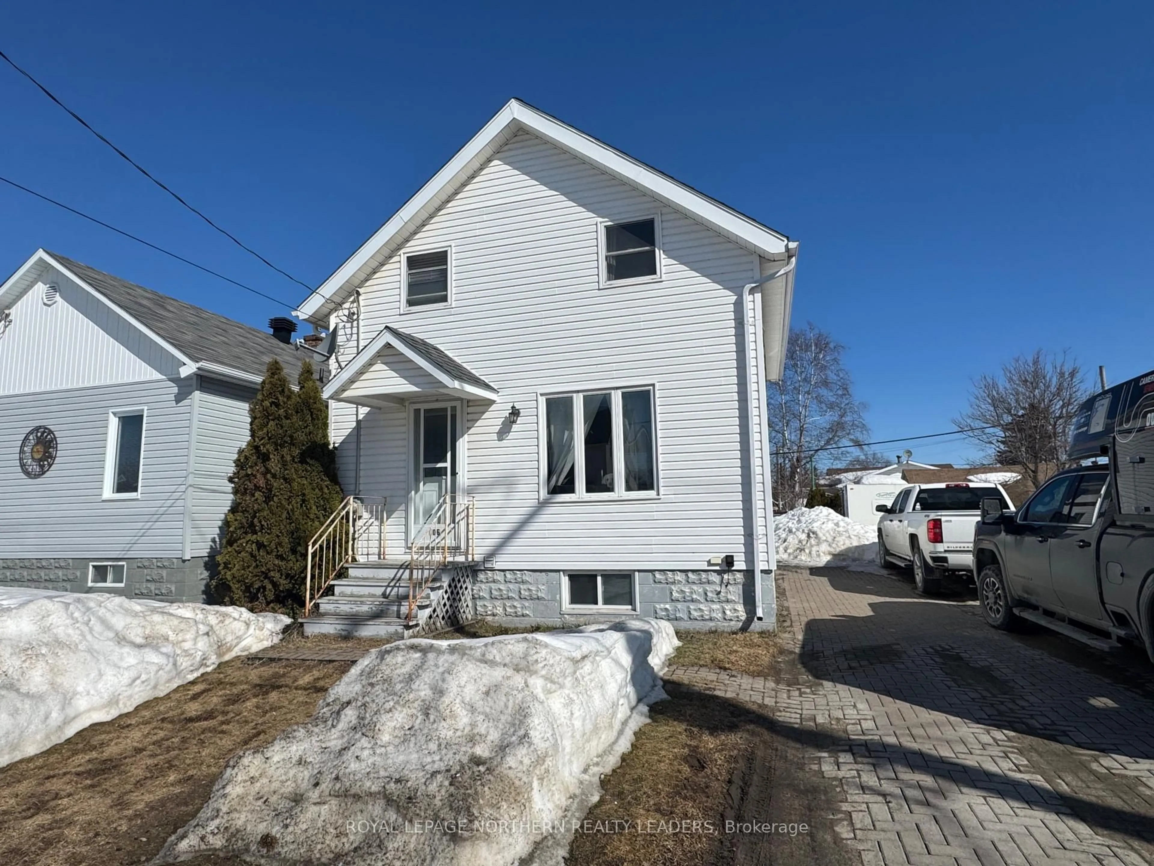 A pic from outside/outdoor area/front of a property/back of a property/a pic from drone, street for 106 Cecil Ave, Timmins Ontario P0N 1H0