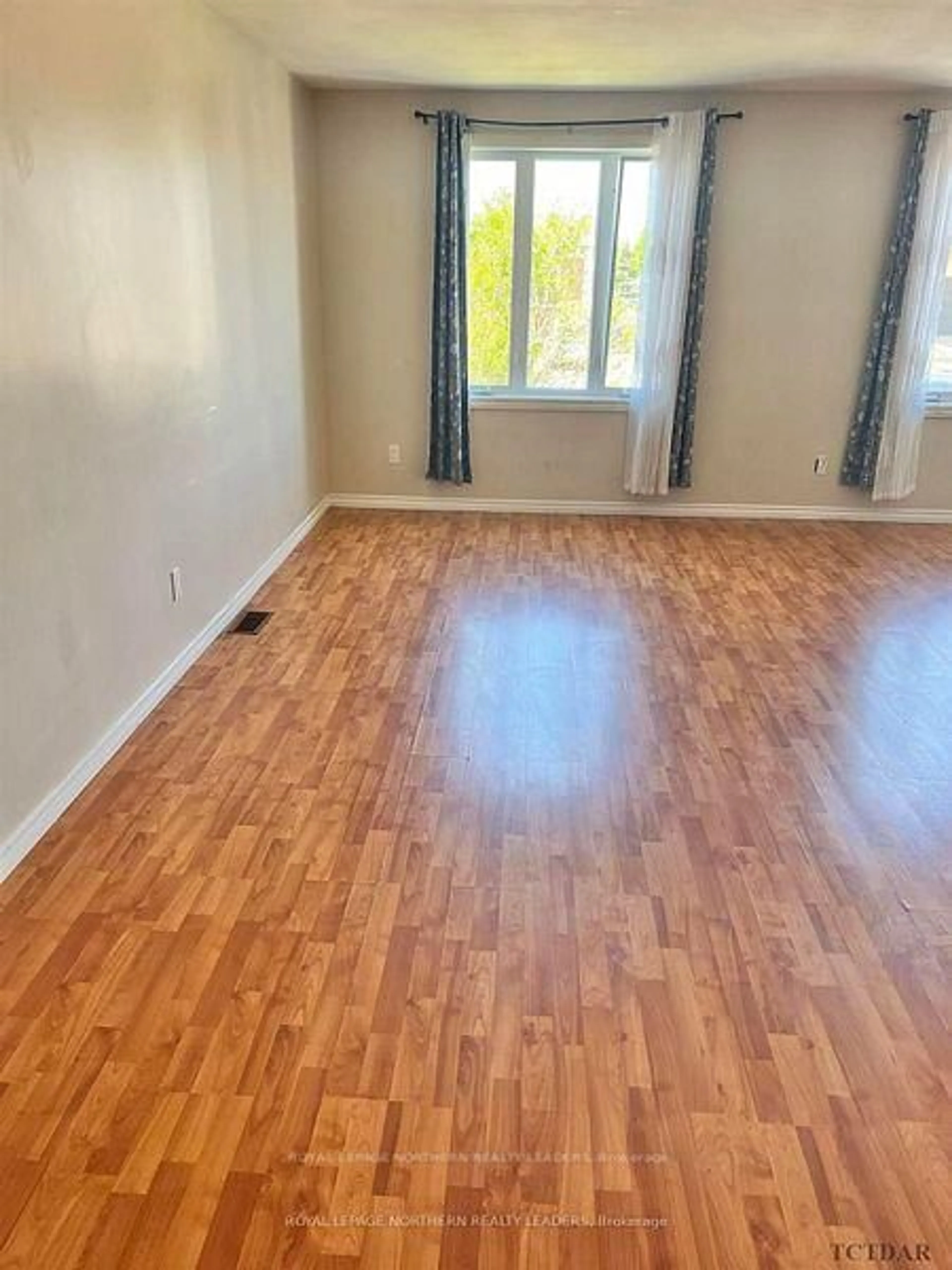 A pic of a room for 1028 Denise St, Timmins Ontario P4N 3G2