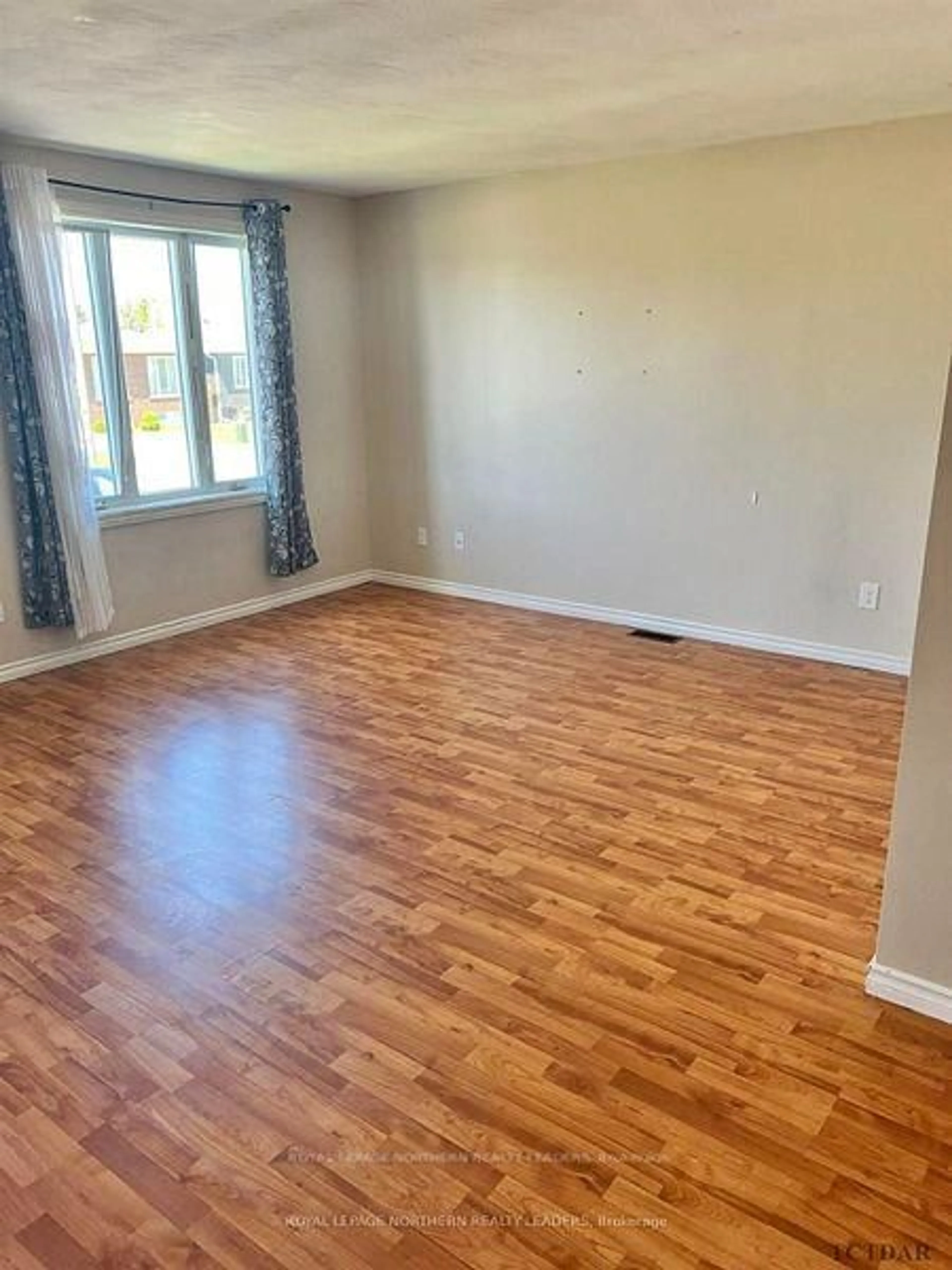 A pic of a room for 1028 Denise St, Timmins Ontario P4N 3G2